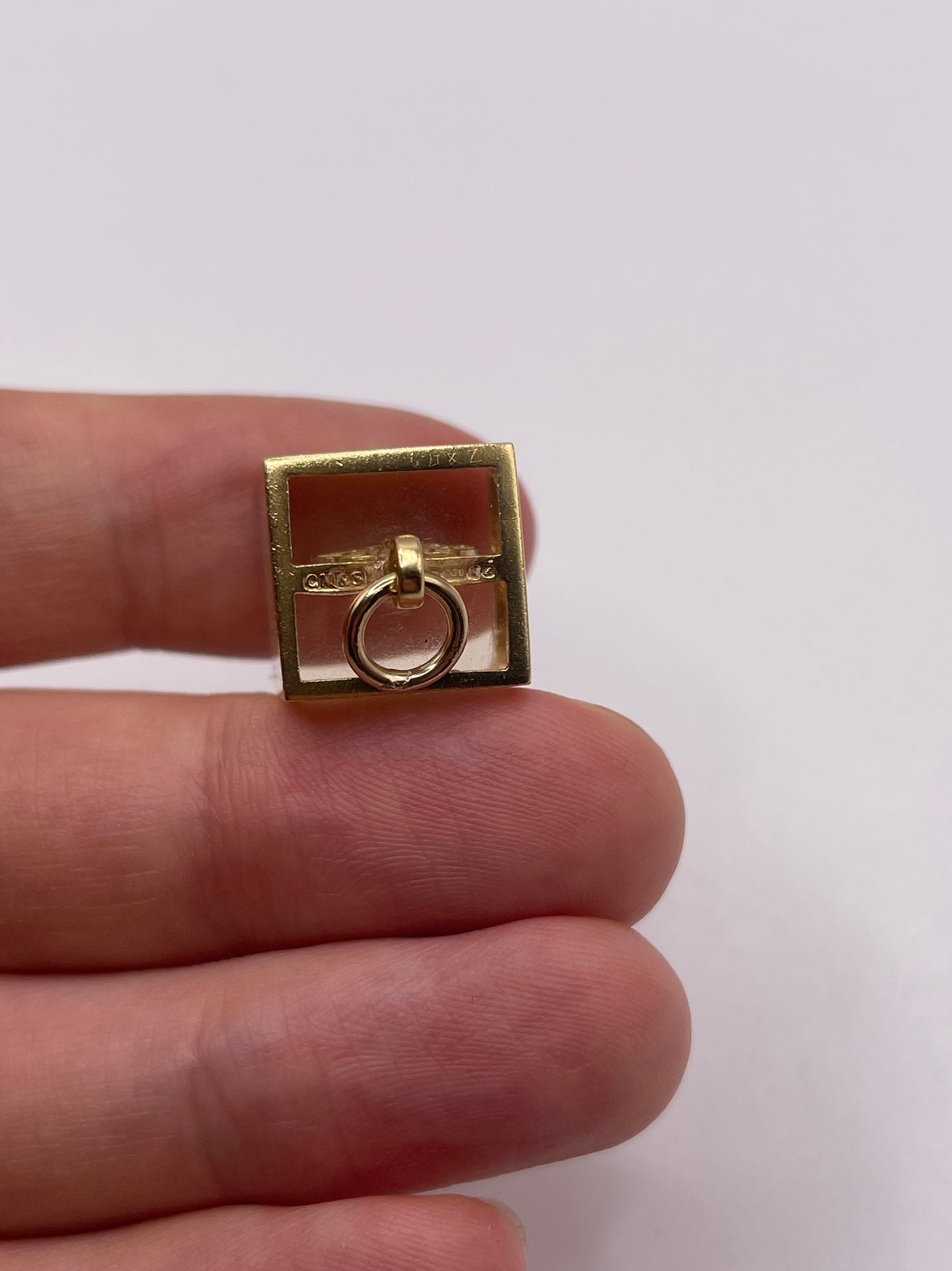 18ct gold heart pendant