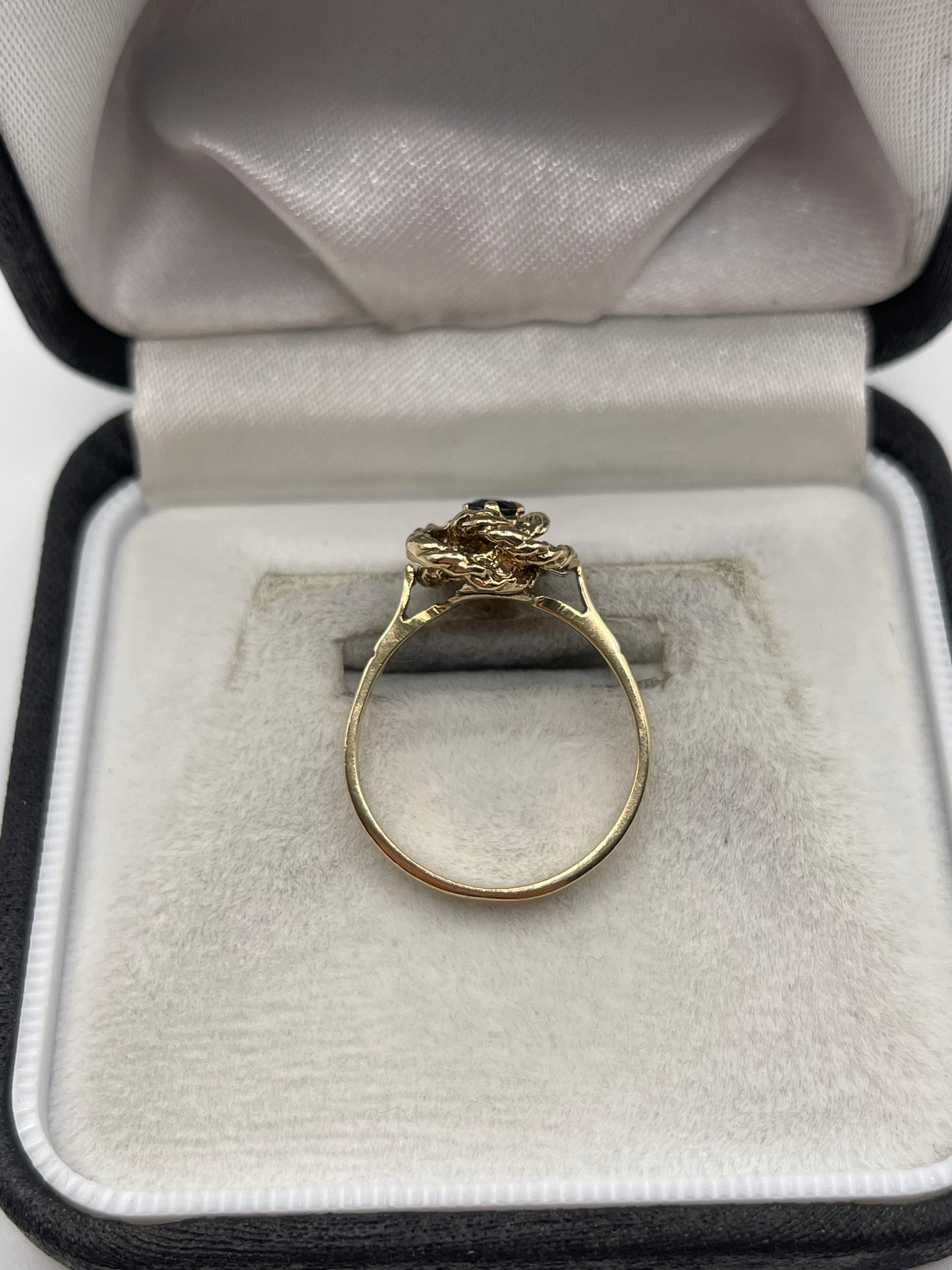 9ct gold sapphire knot ring
