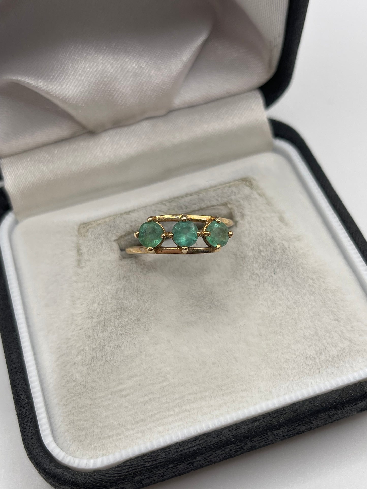 9ct gold emerald ring