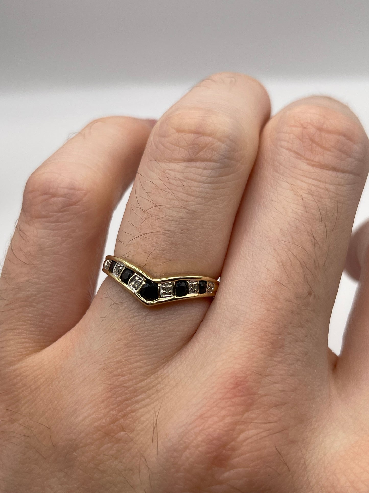 9ct gold sapphire and diamond ring