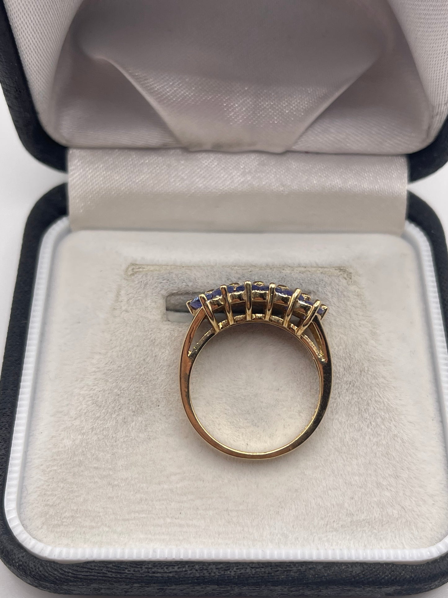 9ct gold tanzanite and diamond ring