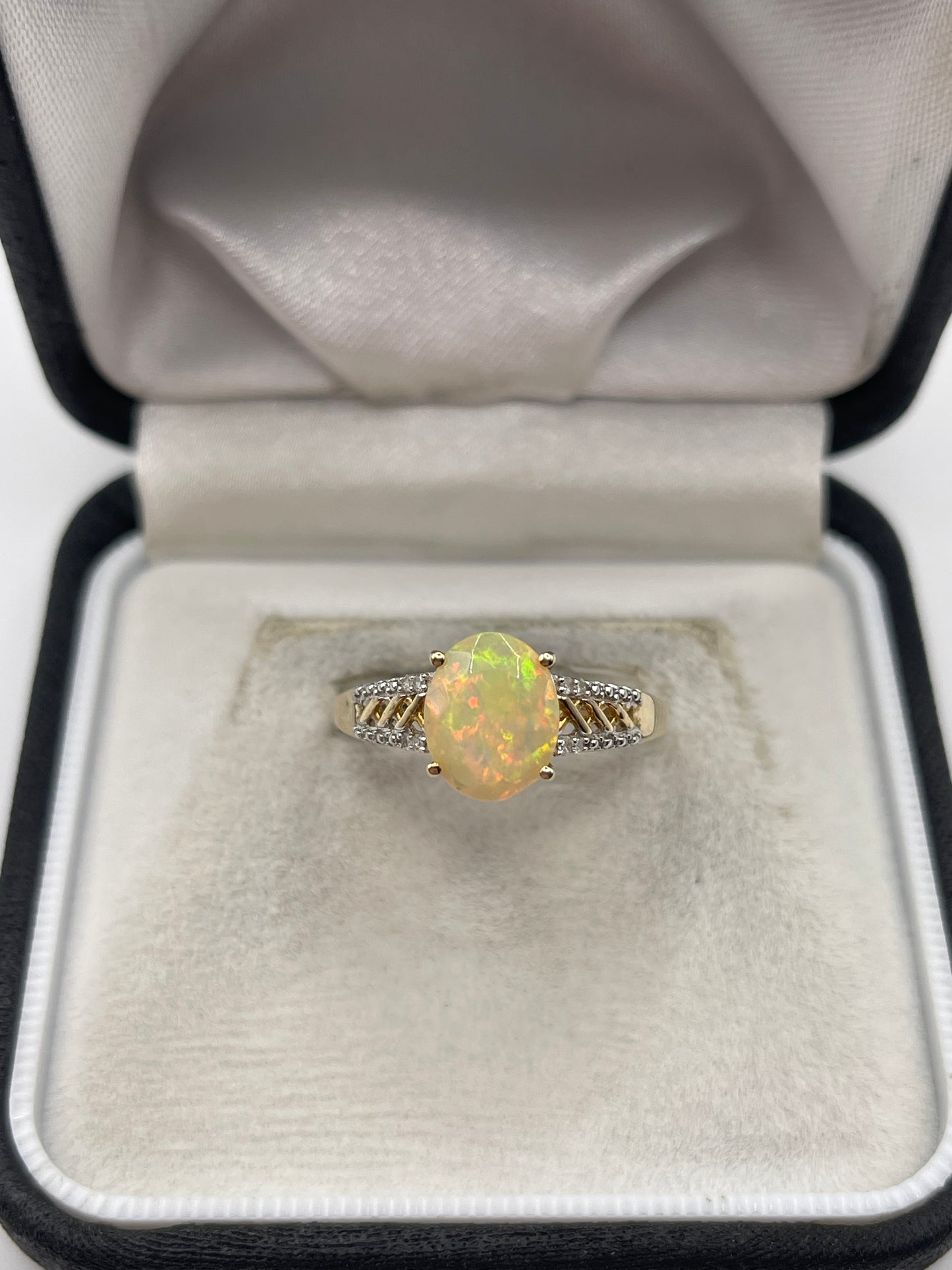 9ct gold opal and diamond ring