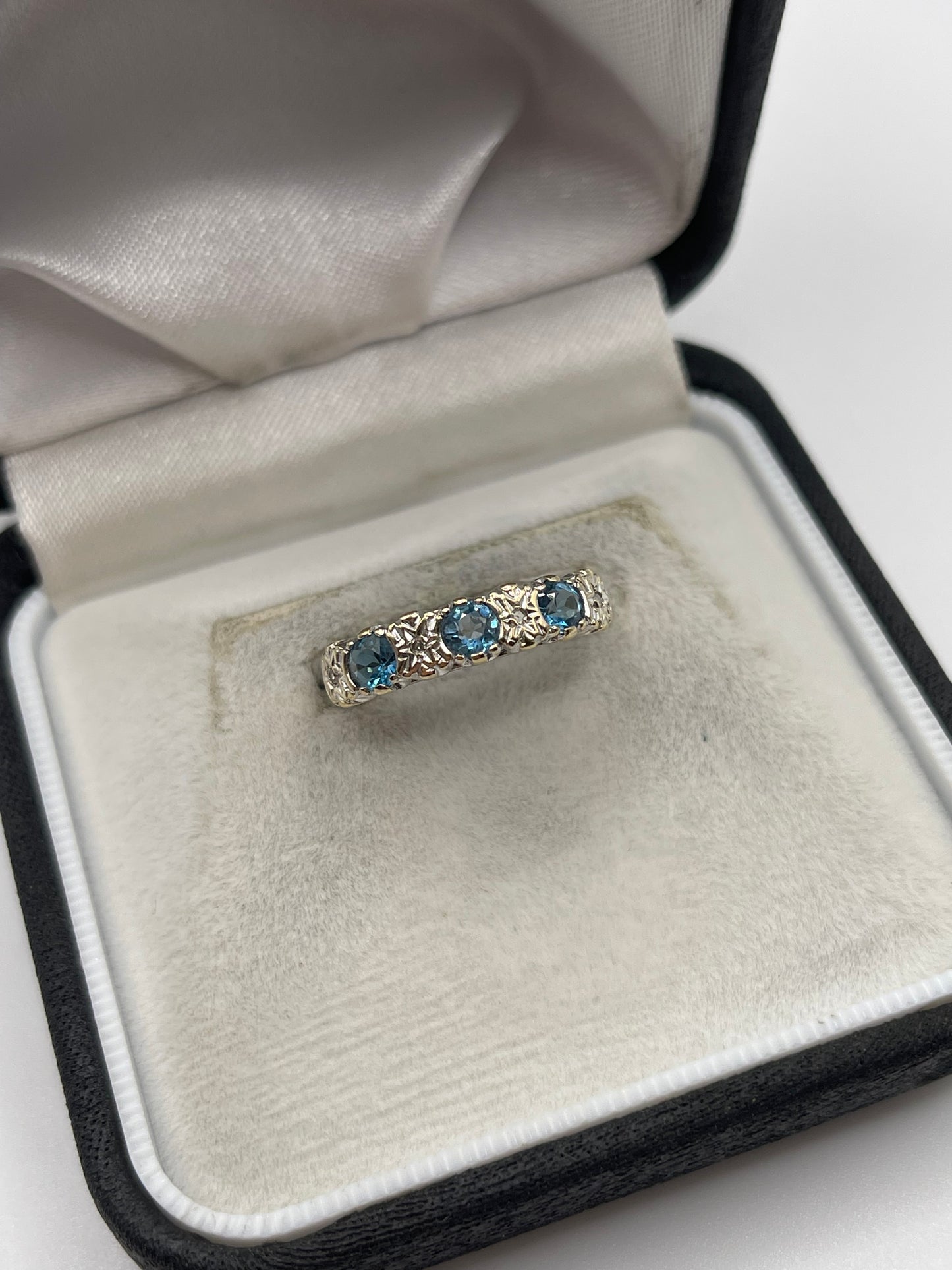 9ct gold blue topaz and diamond ring