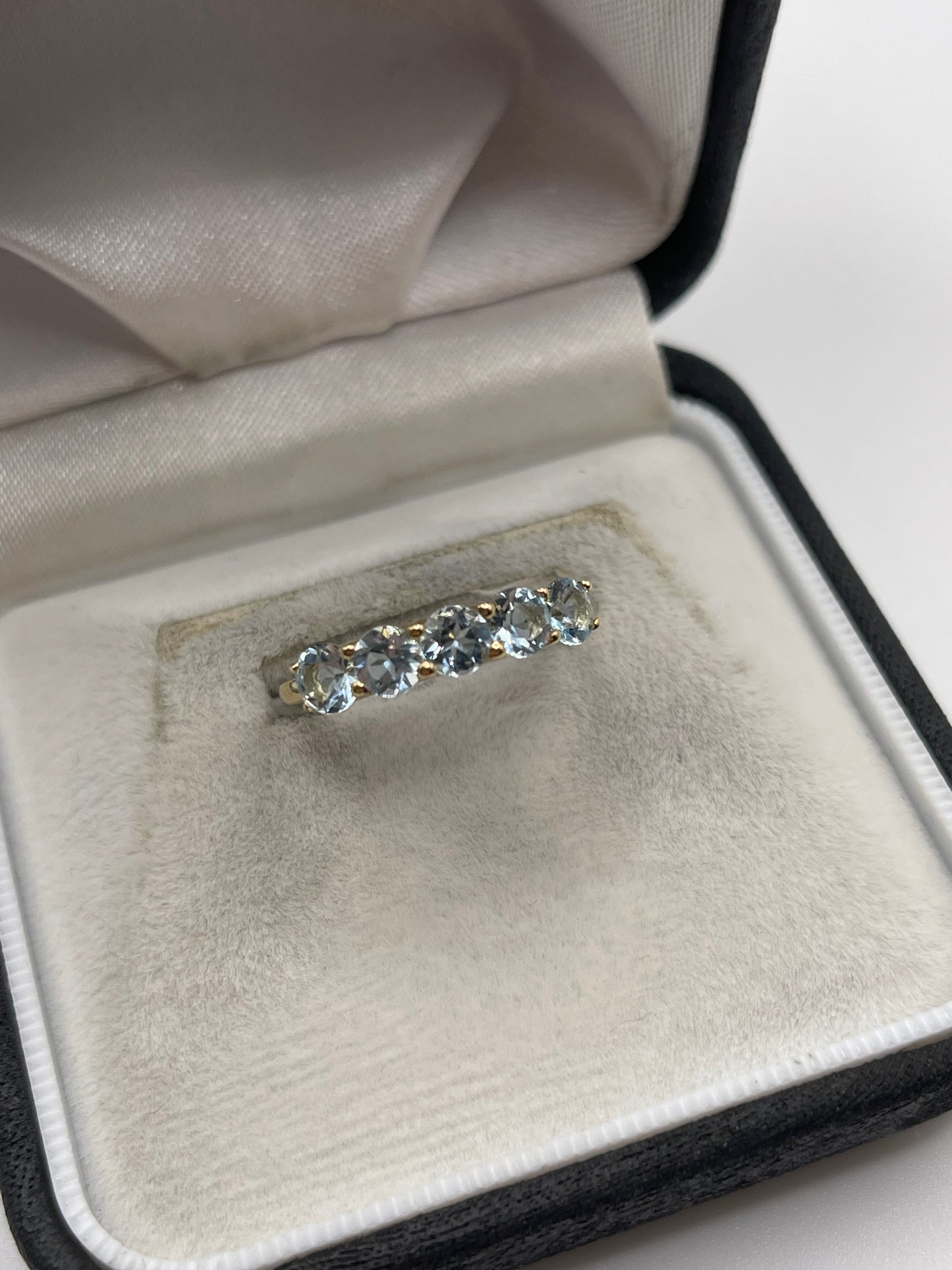 9ct gold topaz ring