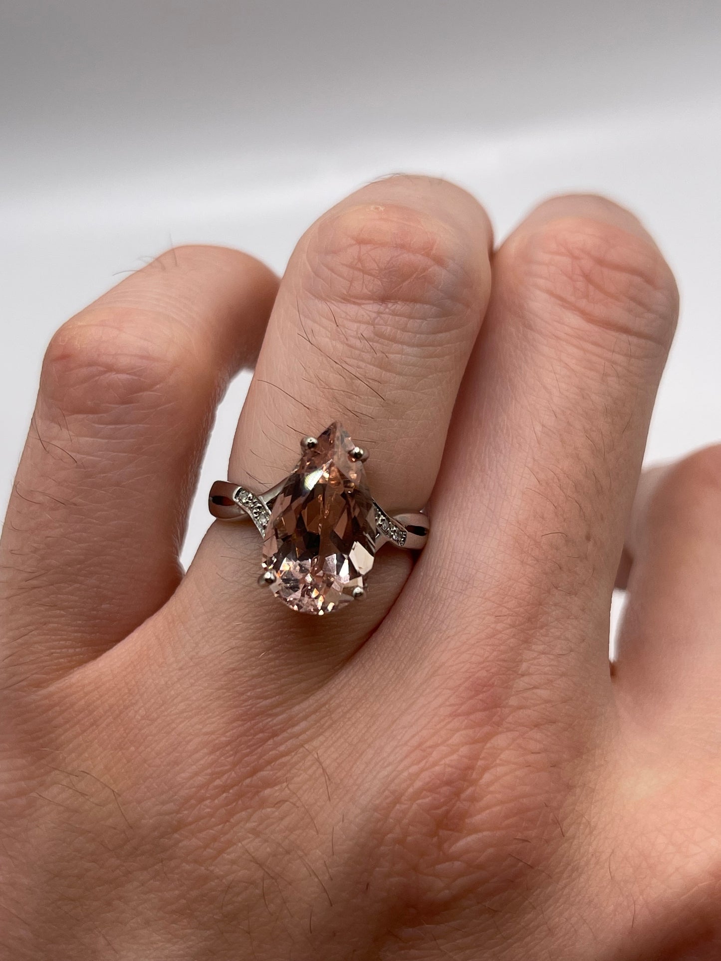 9ct white gold morganite and diamond ring
