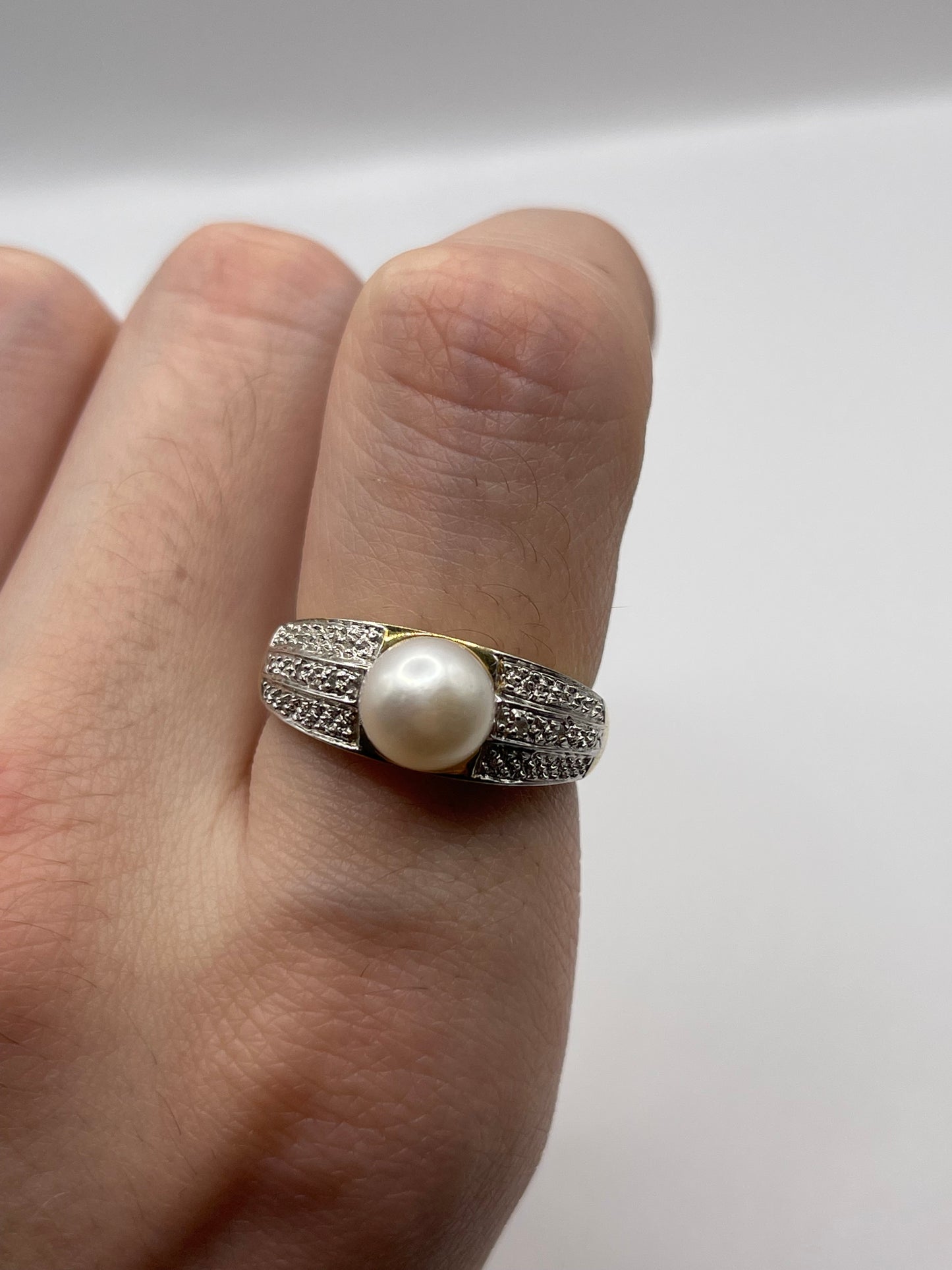 14ct gold pearl and diamond ring