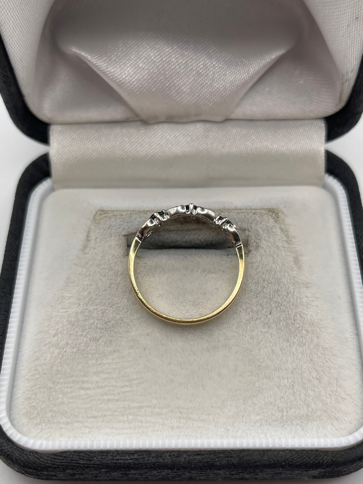 9ct gold sapphire and diamond ring