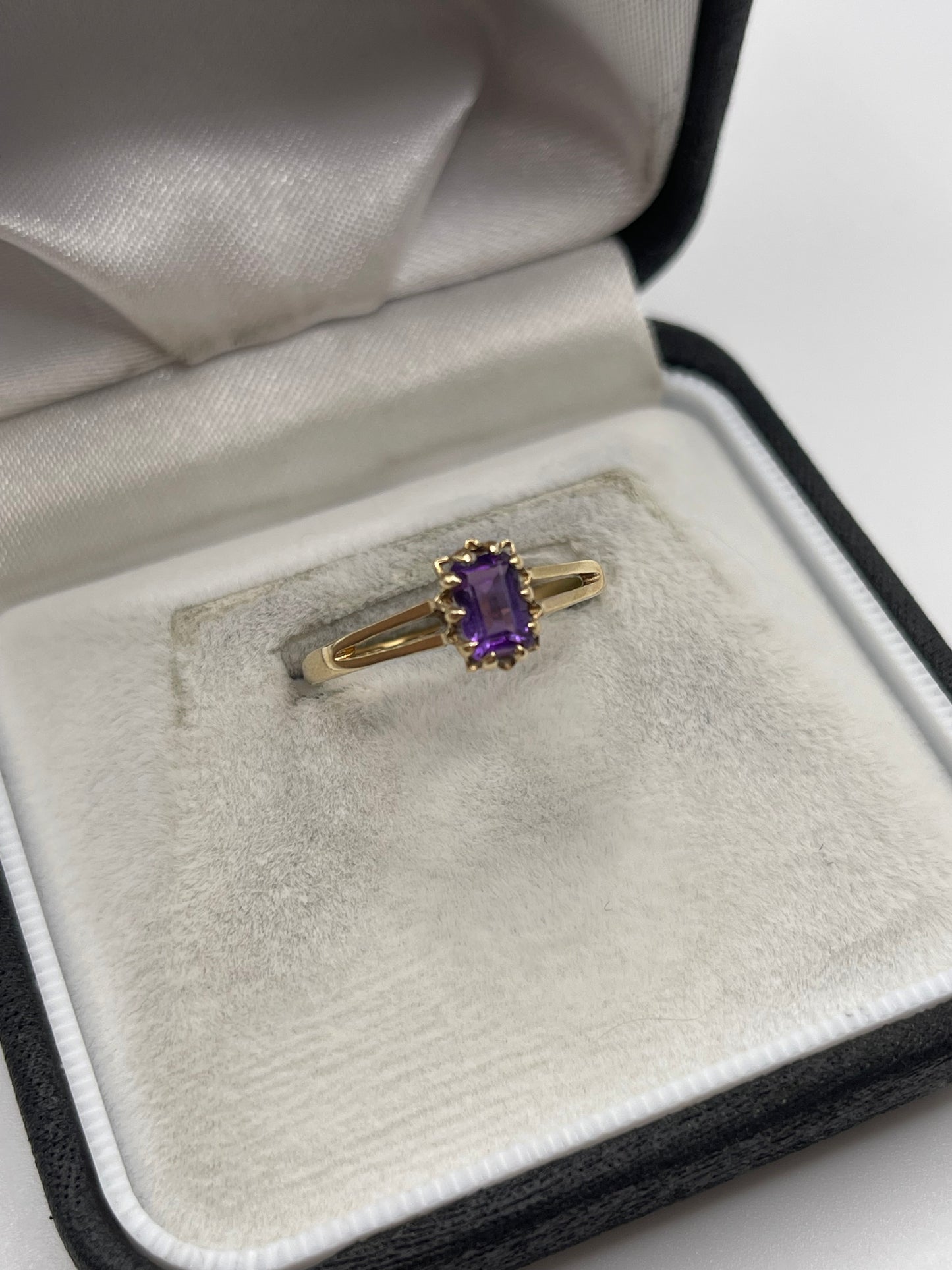 9ct gold amethyst ring