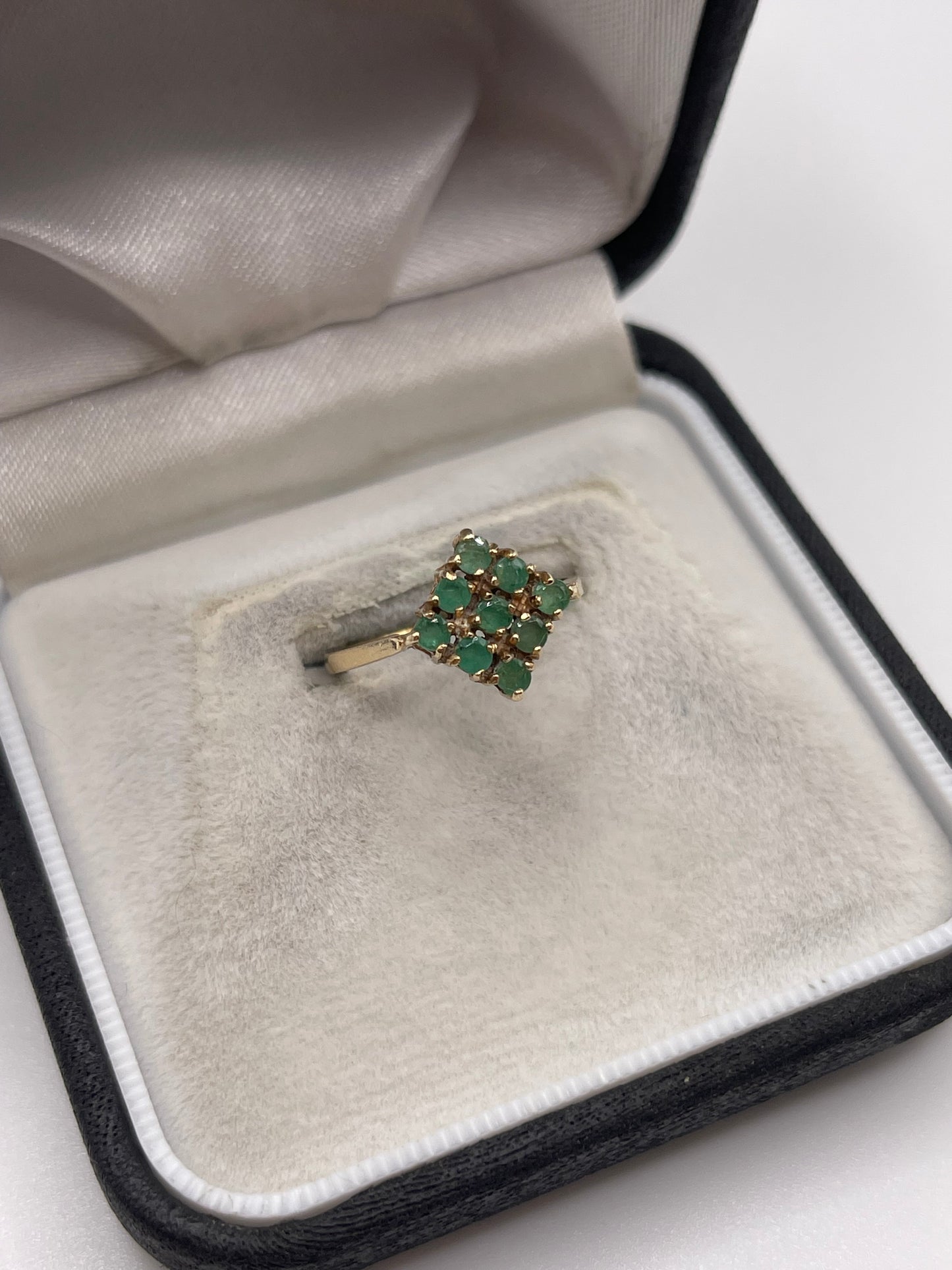 9ct gold emerald cluster ring