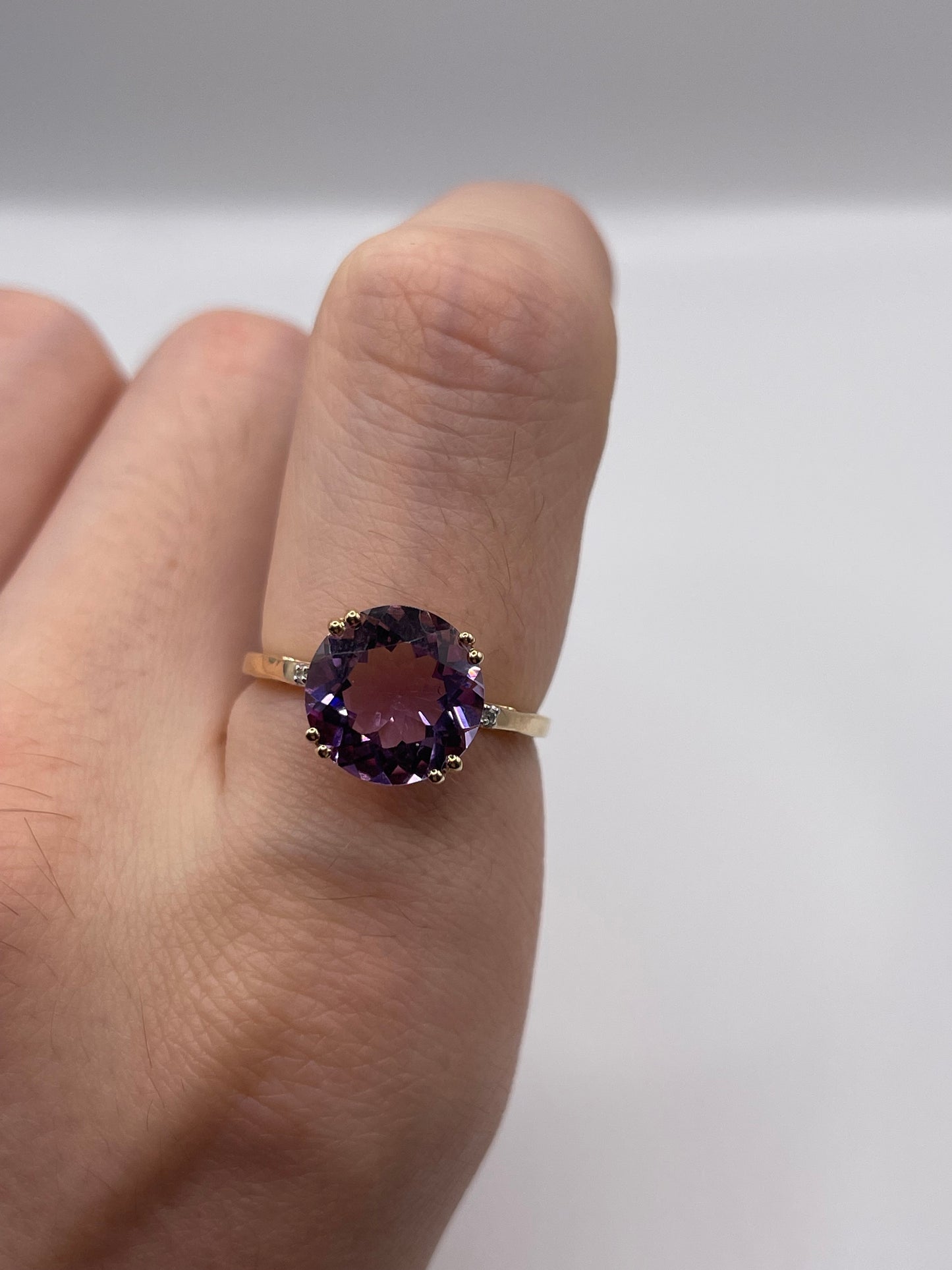 9ct gold amethyst and diamond ring