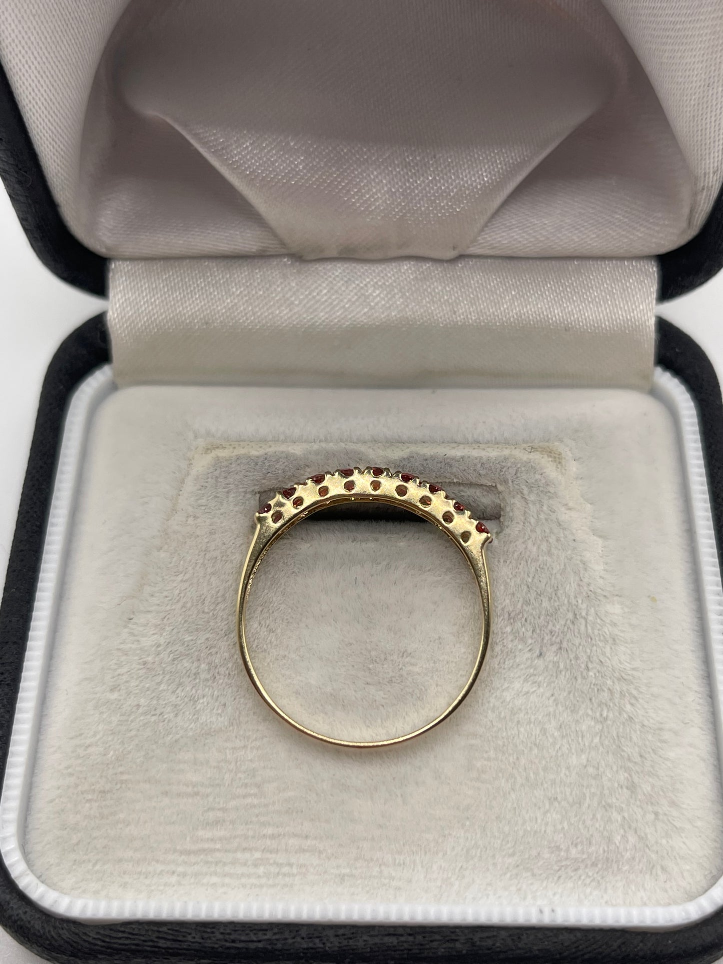 9ct gold spinel ring