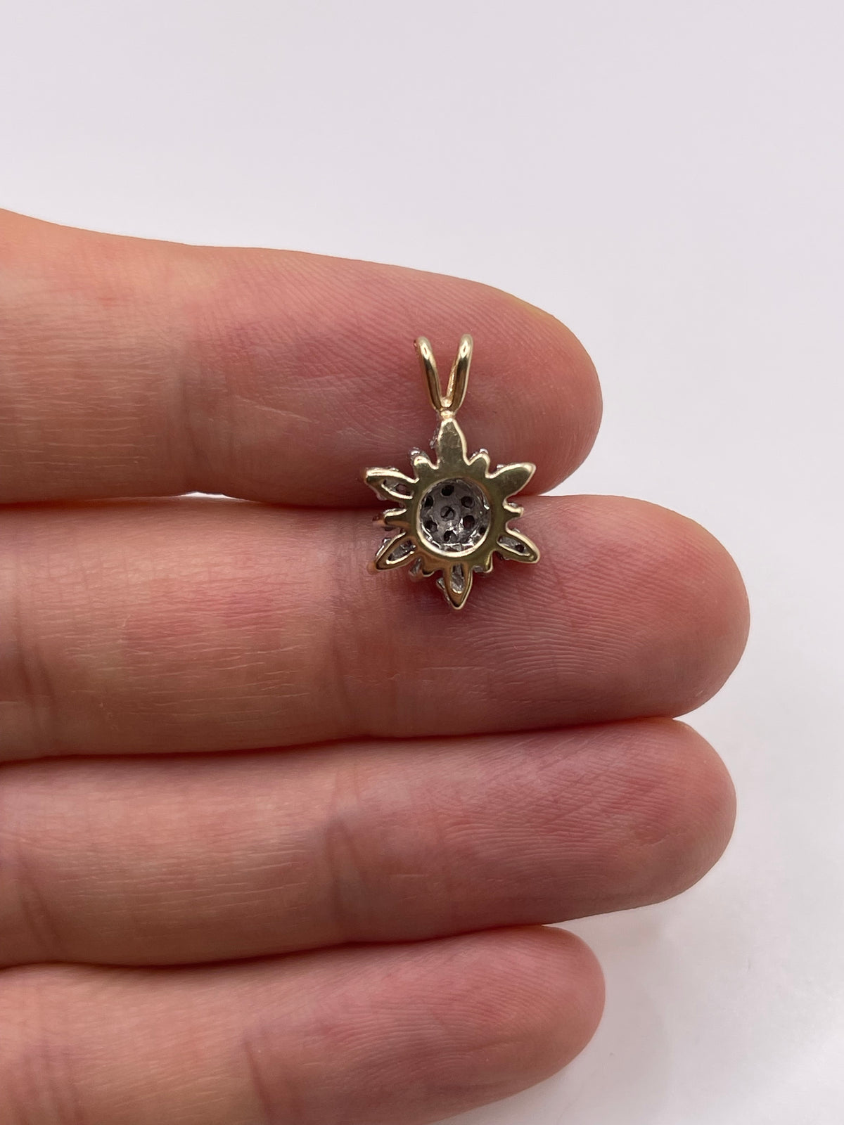 9ct gold diamond cluster pendant