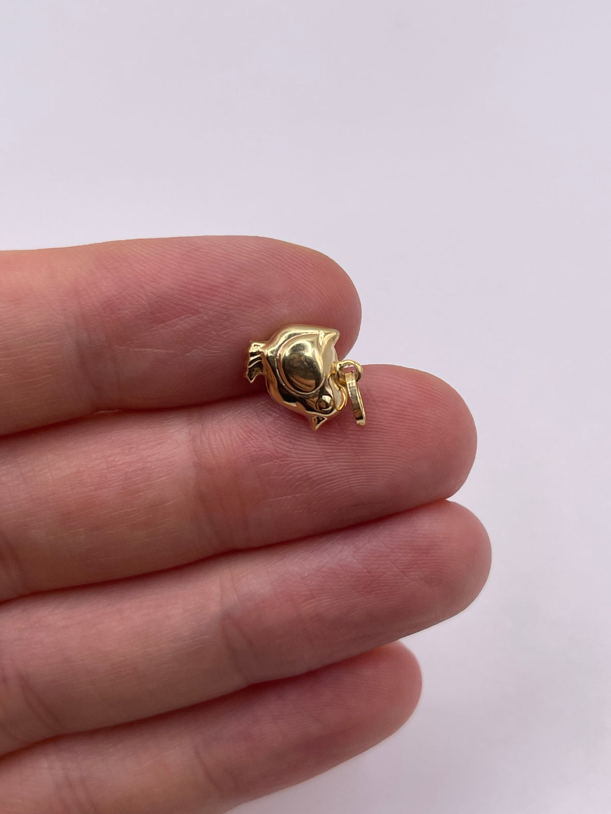 9ct gold enamelled chic charm