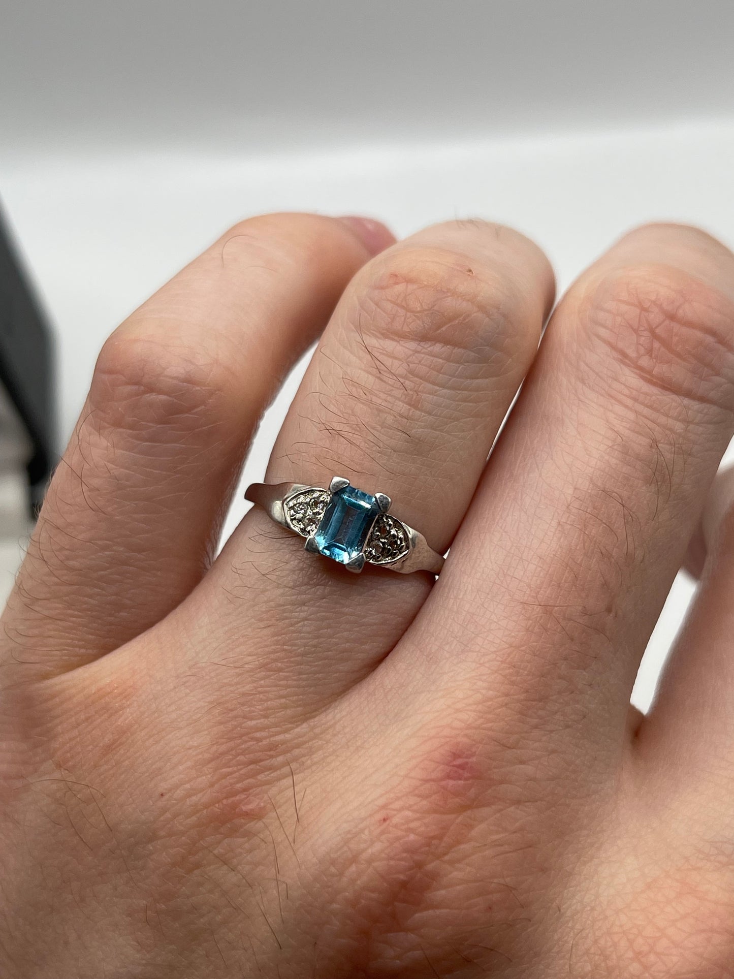 9ct white gold topaz and diamond ring
