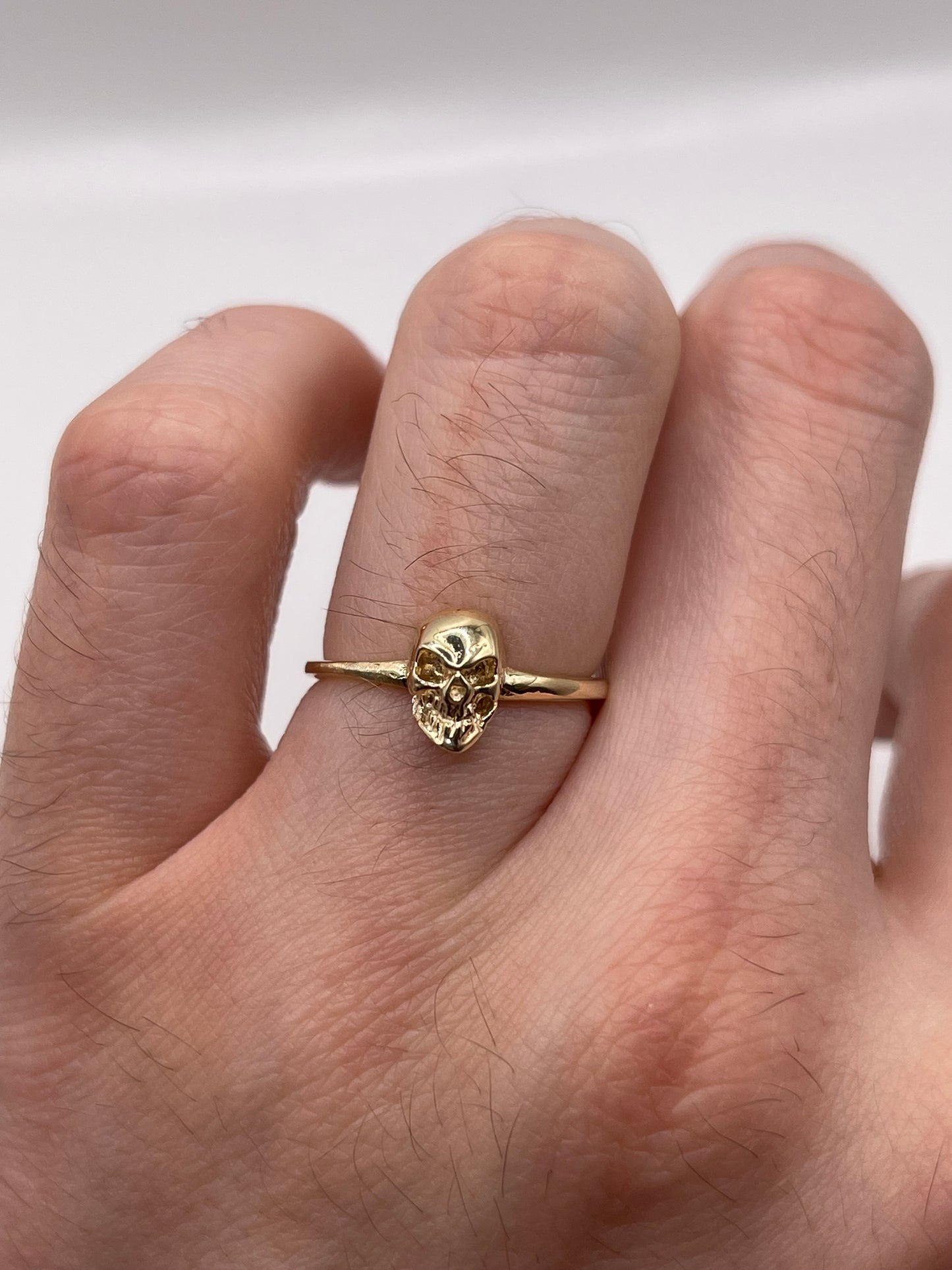 9ct gold skull ring