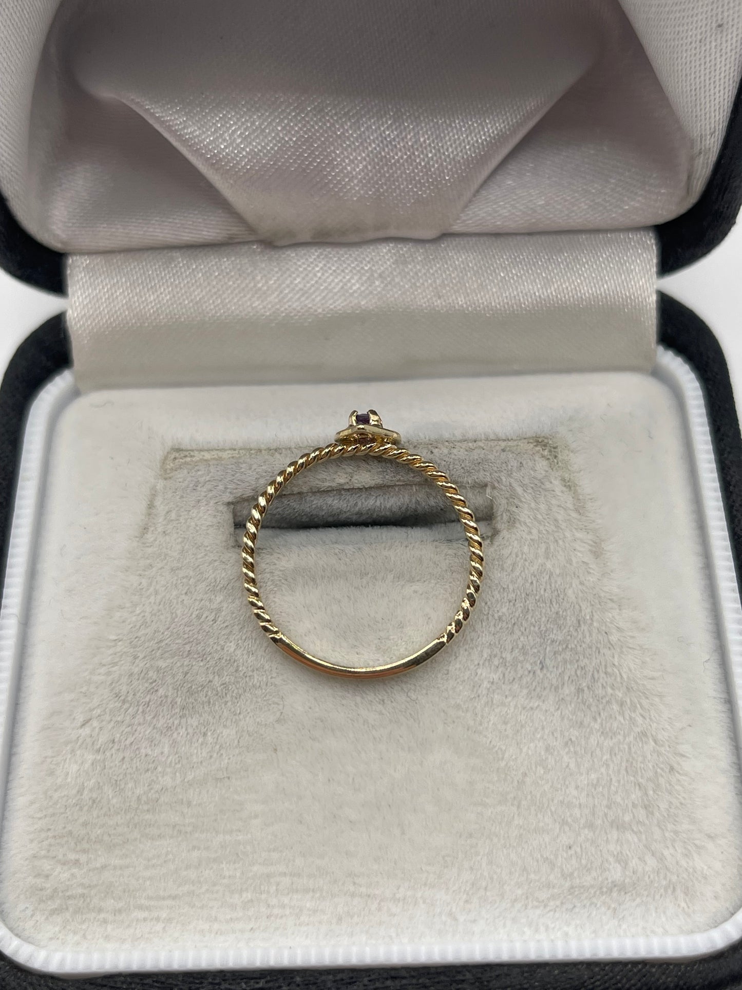 9ct gold amethyst heart ring