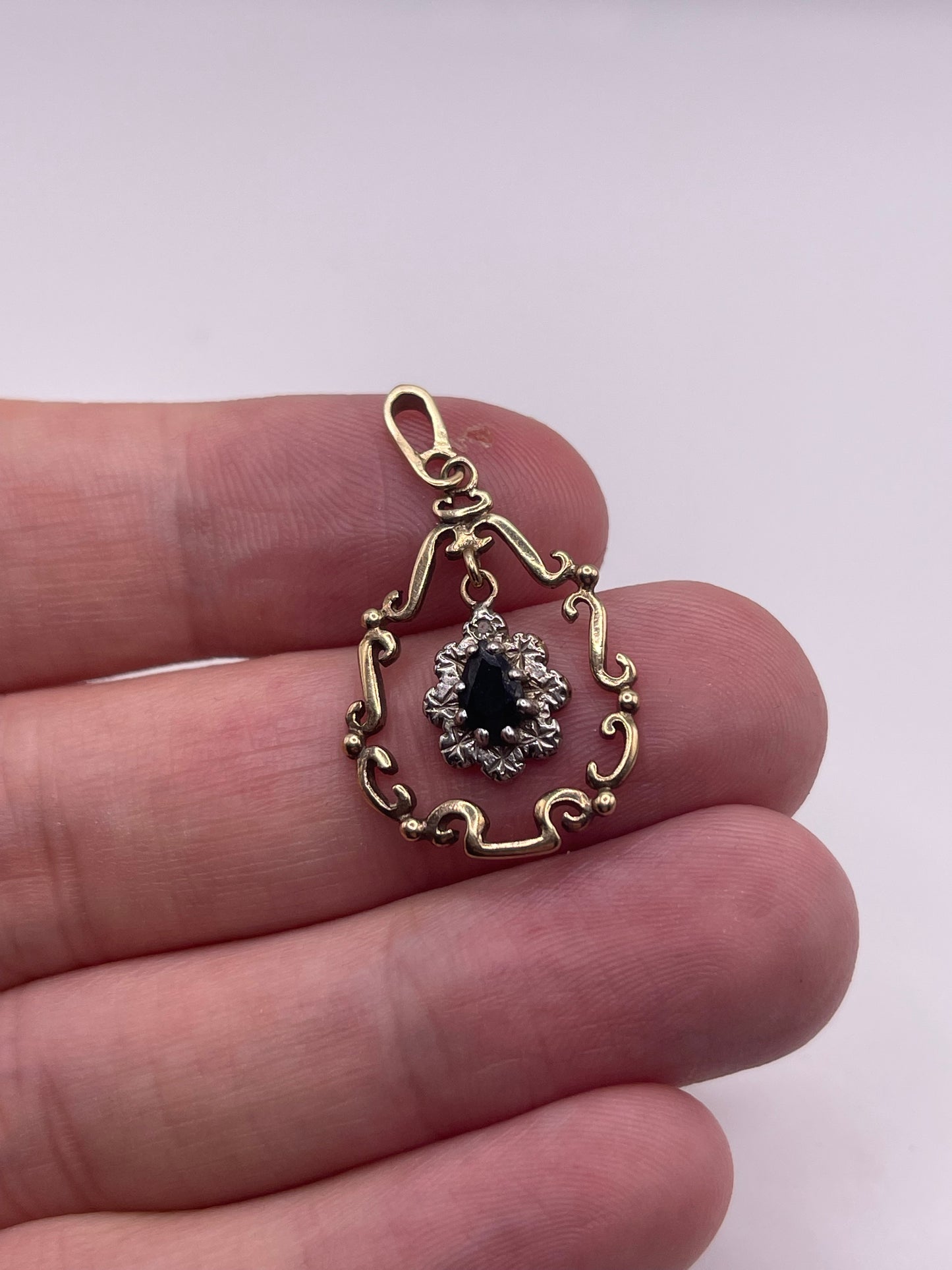 9ct gold sapphire and diamond pendant