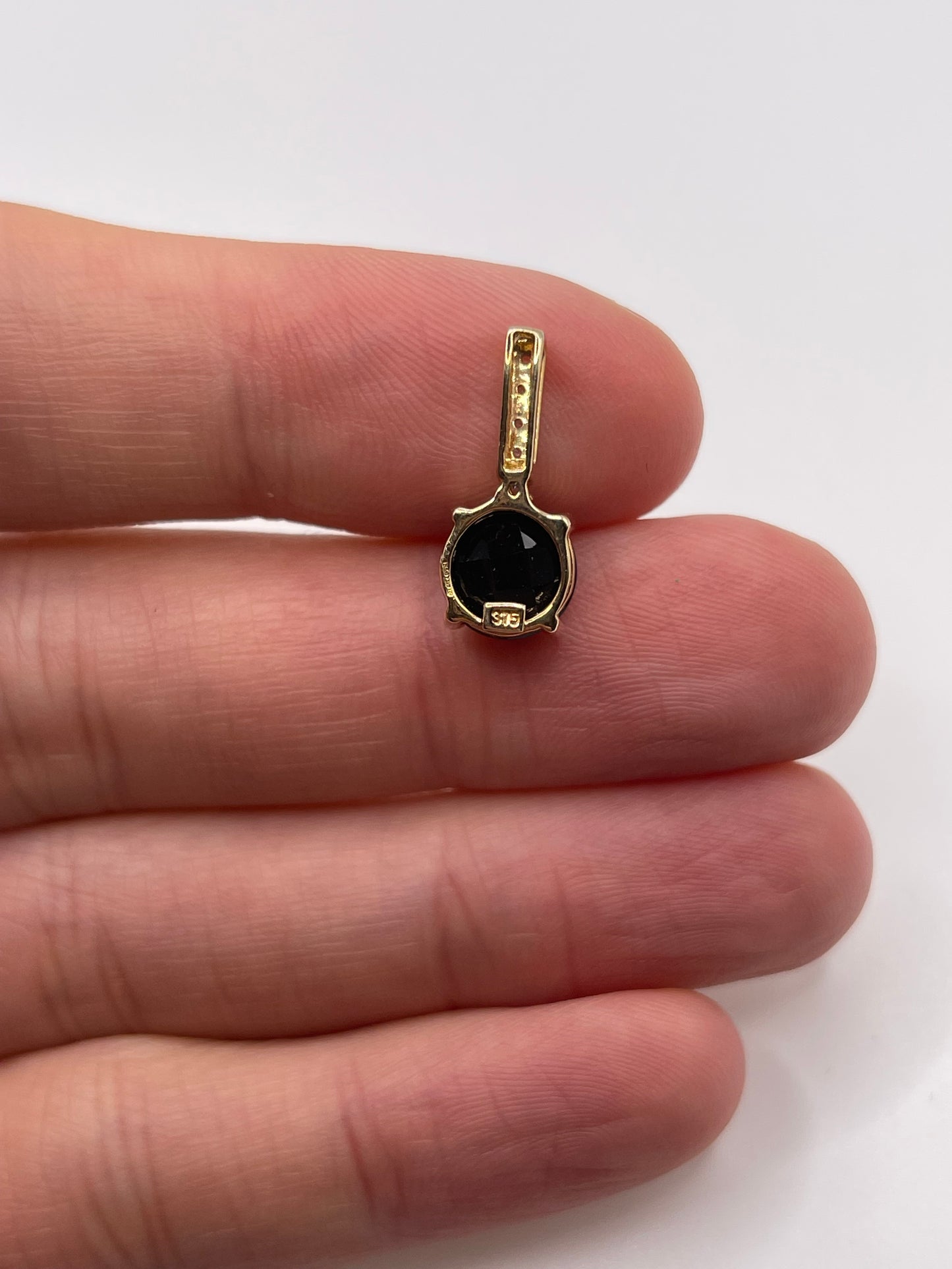 9ct gold spinel and zircon ring