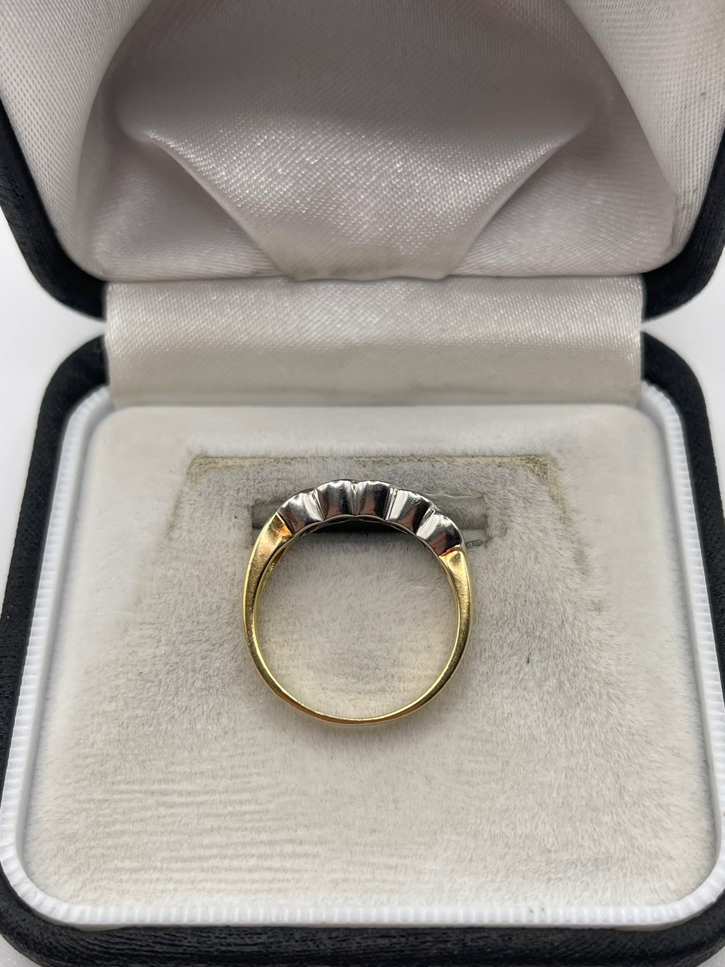 18ct gold 43 point diamond ring