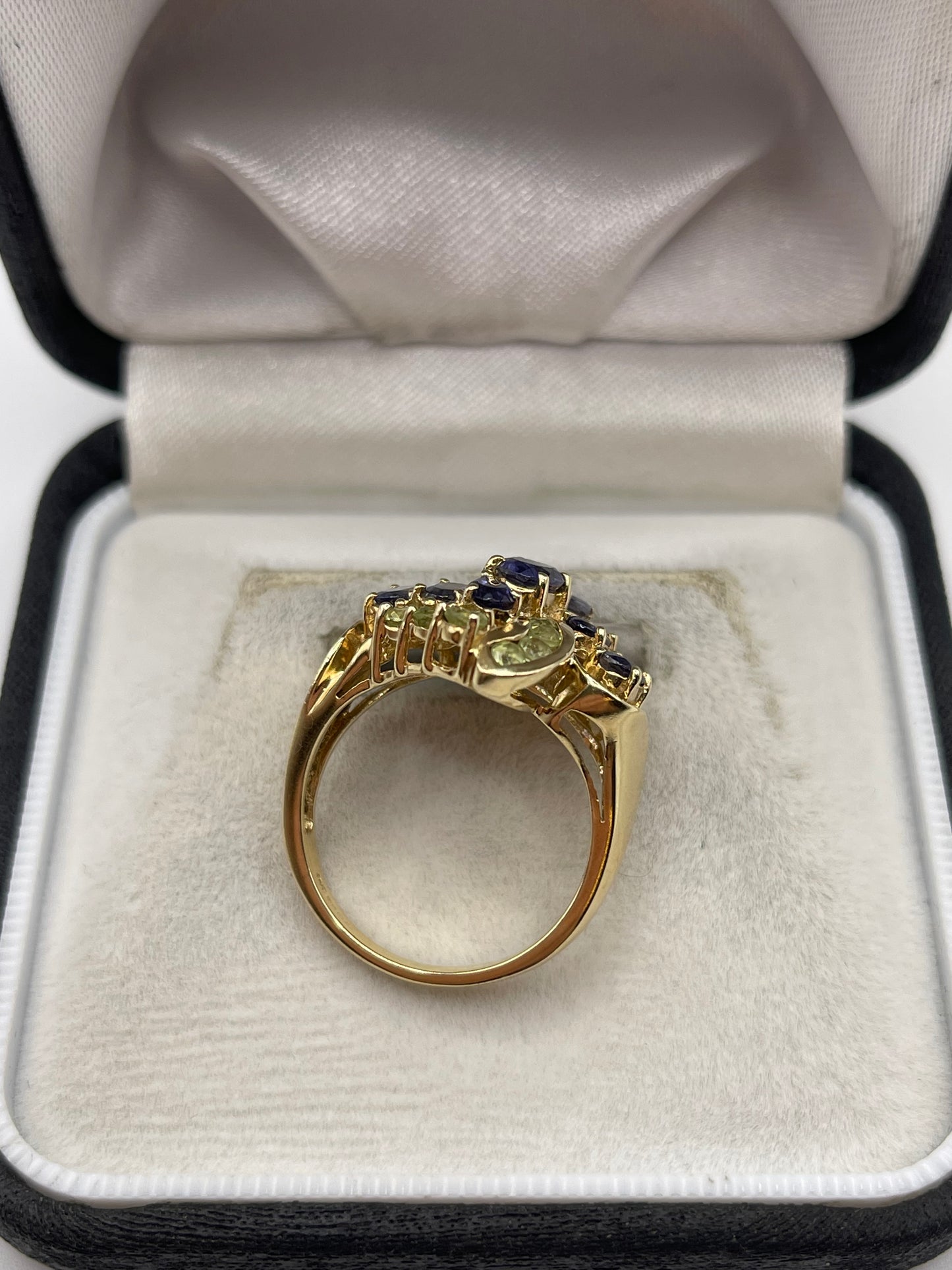 9ct gold iolite and peridot ring