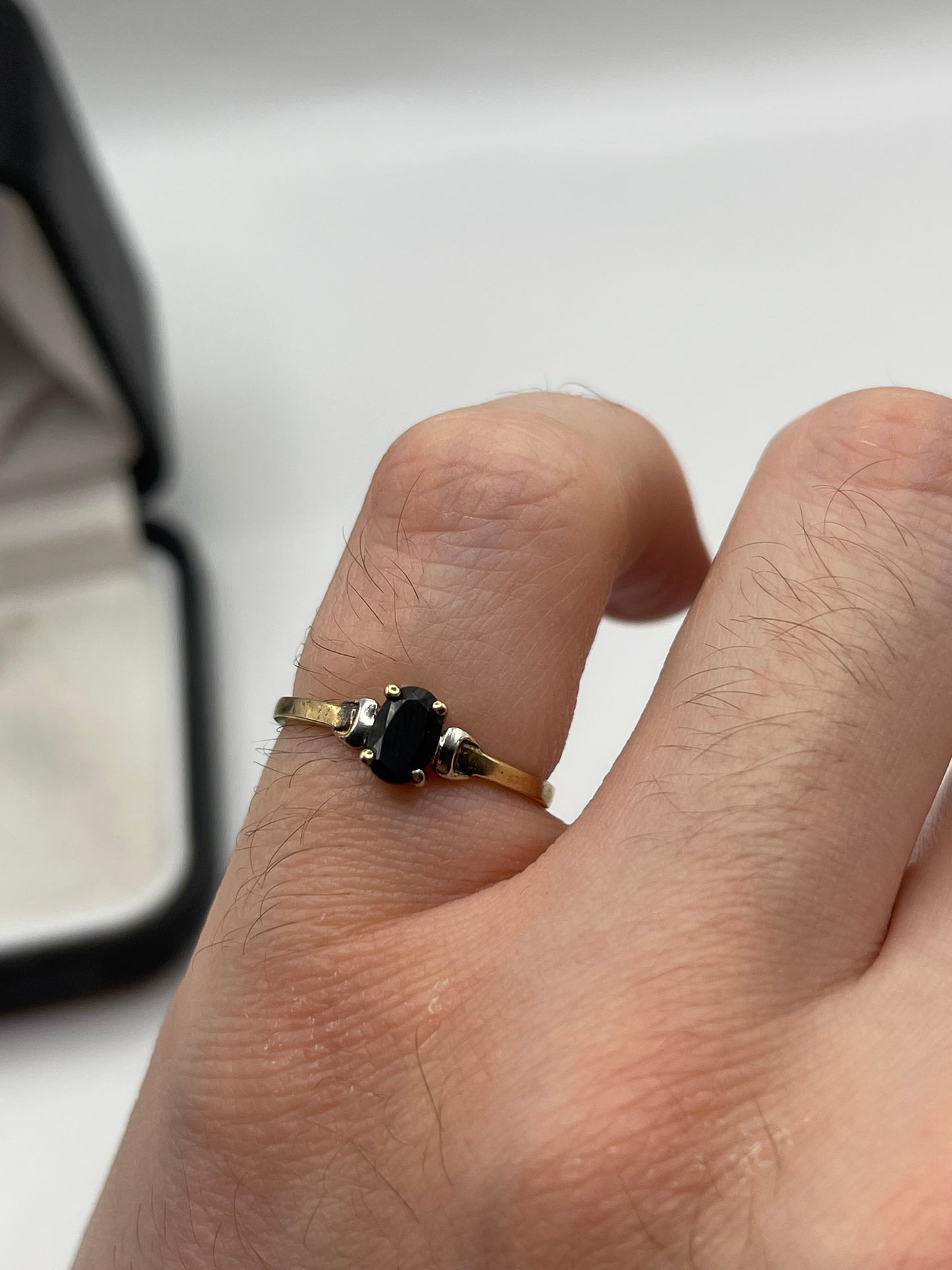 9ct gold sapphire ring