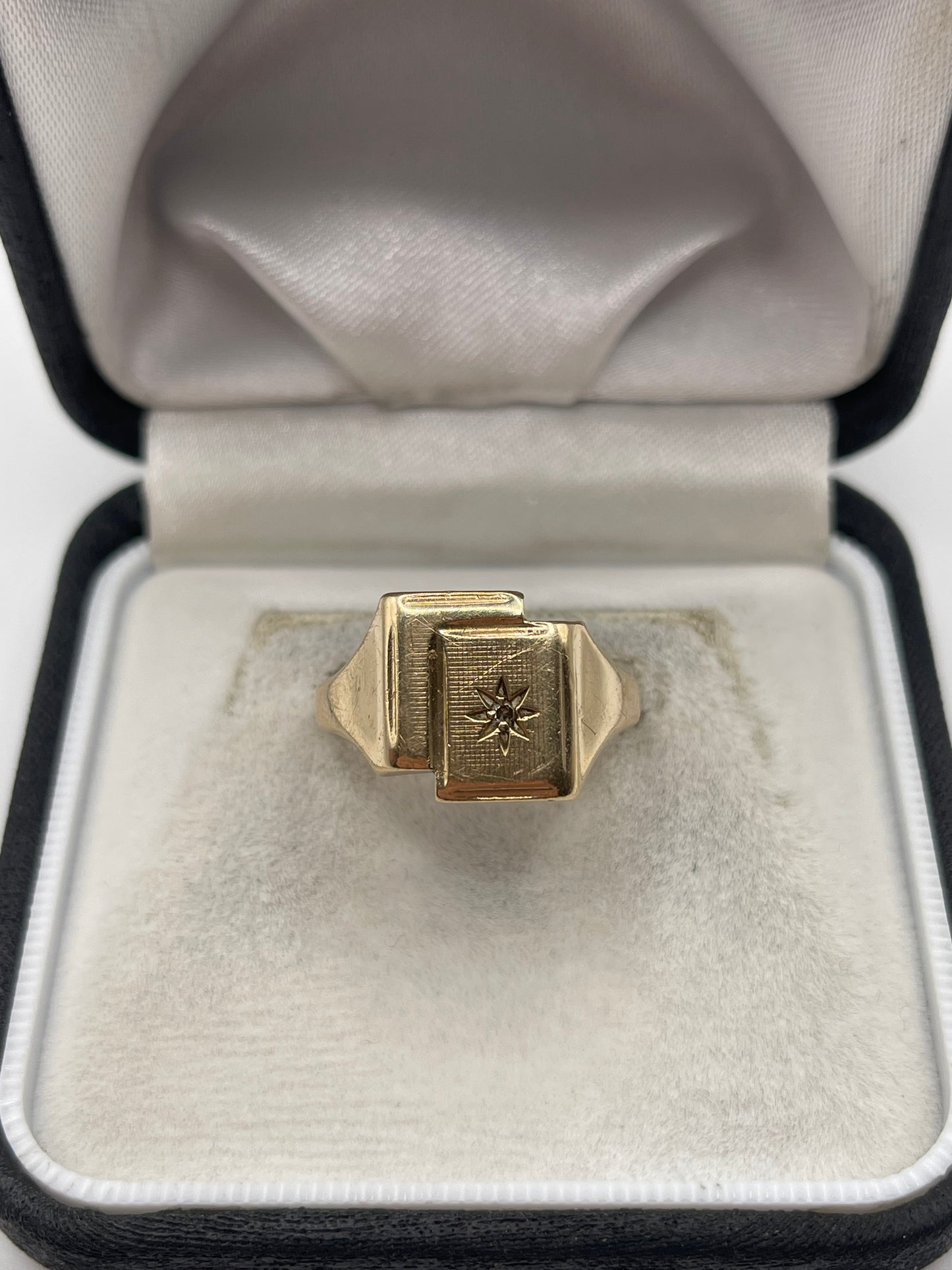 9ct gold diamond signet ring