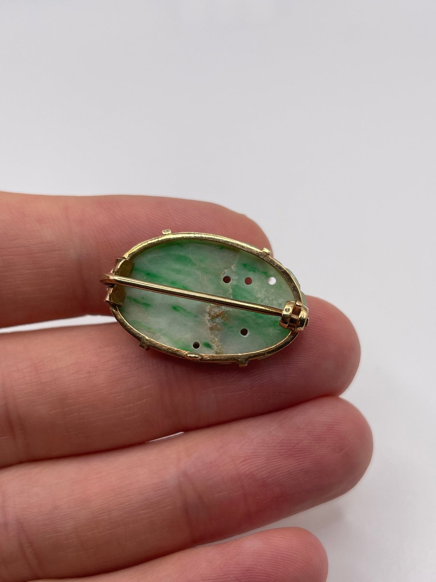 9ct gold jade brooch