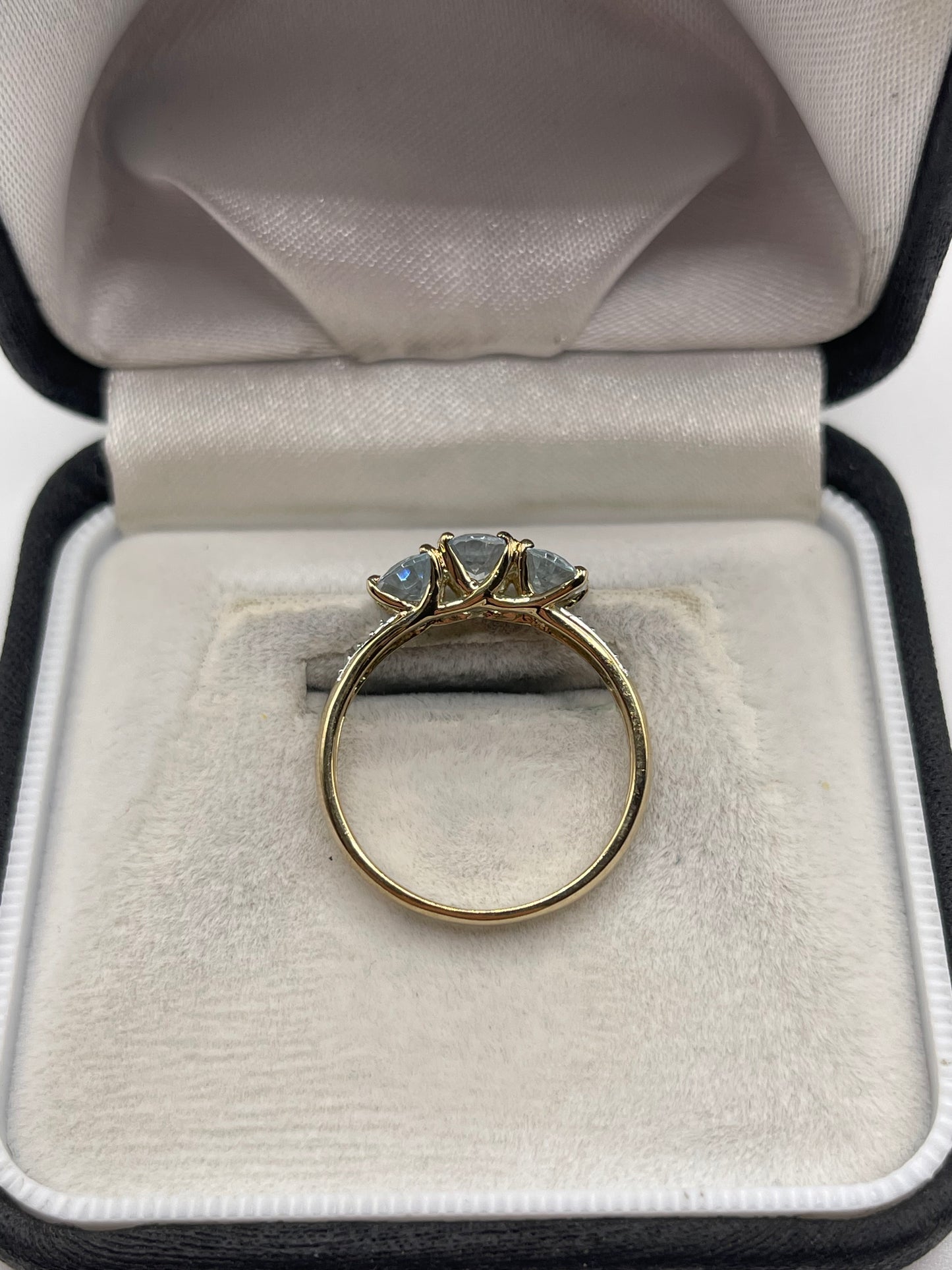 9ct gold topaz and diamond ring