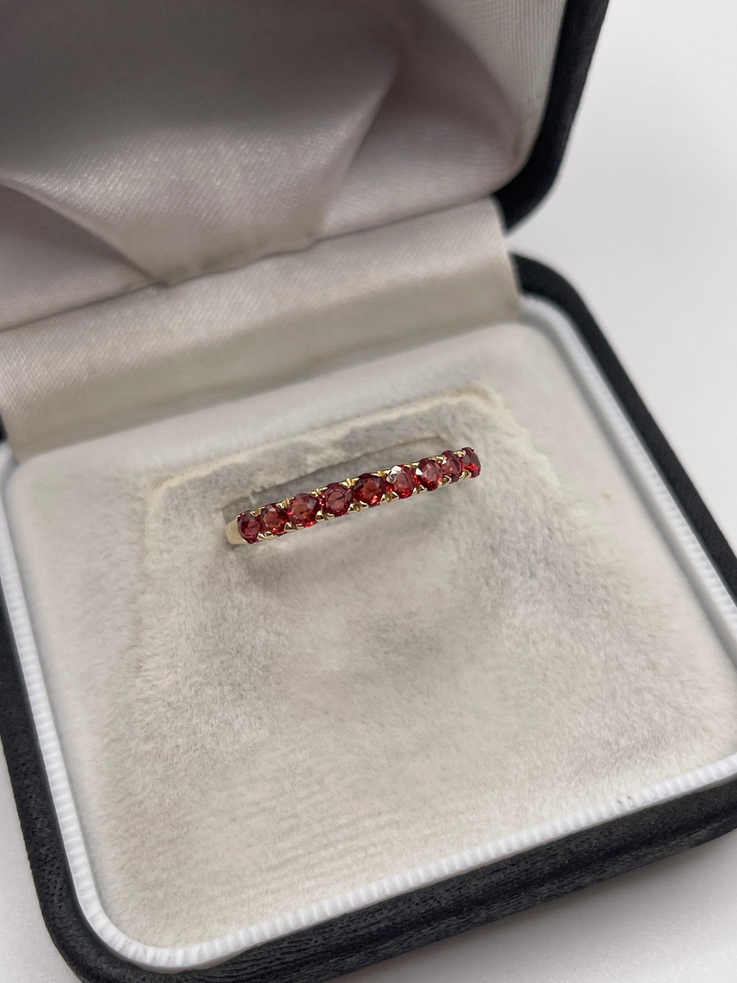 9ct gold spinel ring