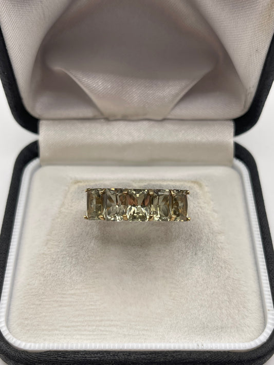 9ct gold quartz ring