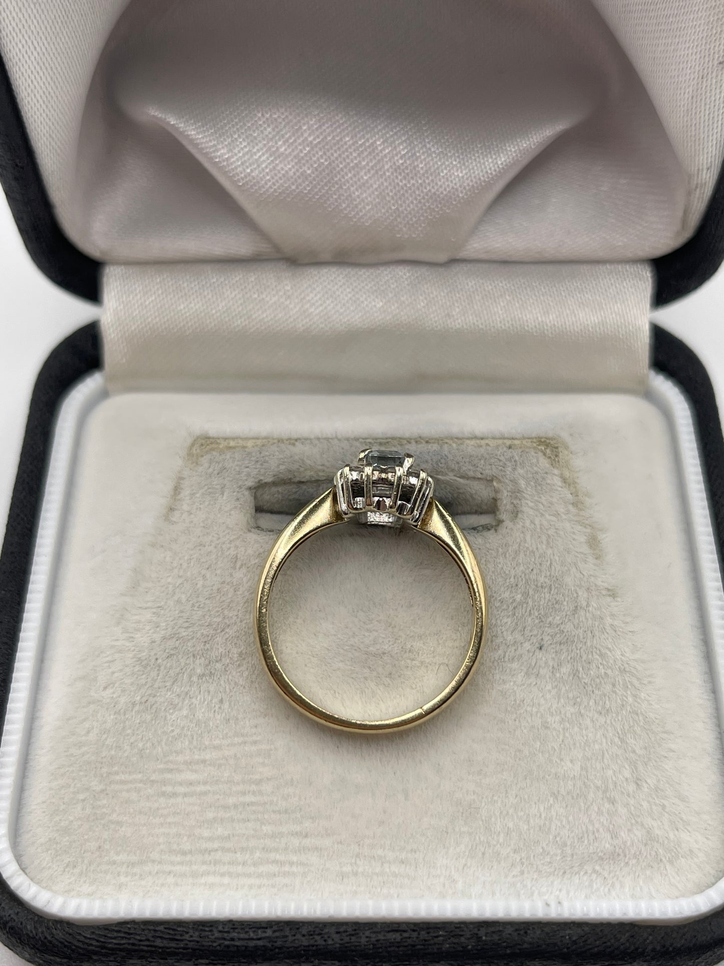 9ct gold aquamarine and diamond ring