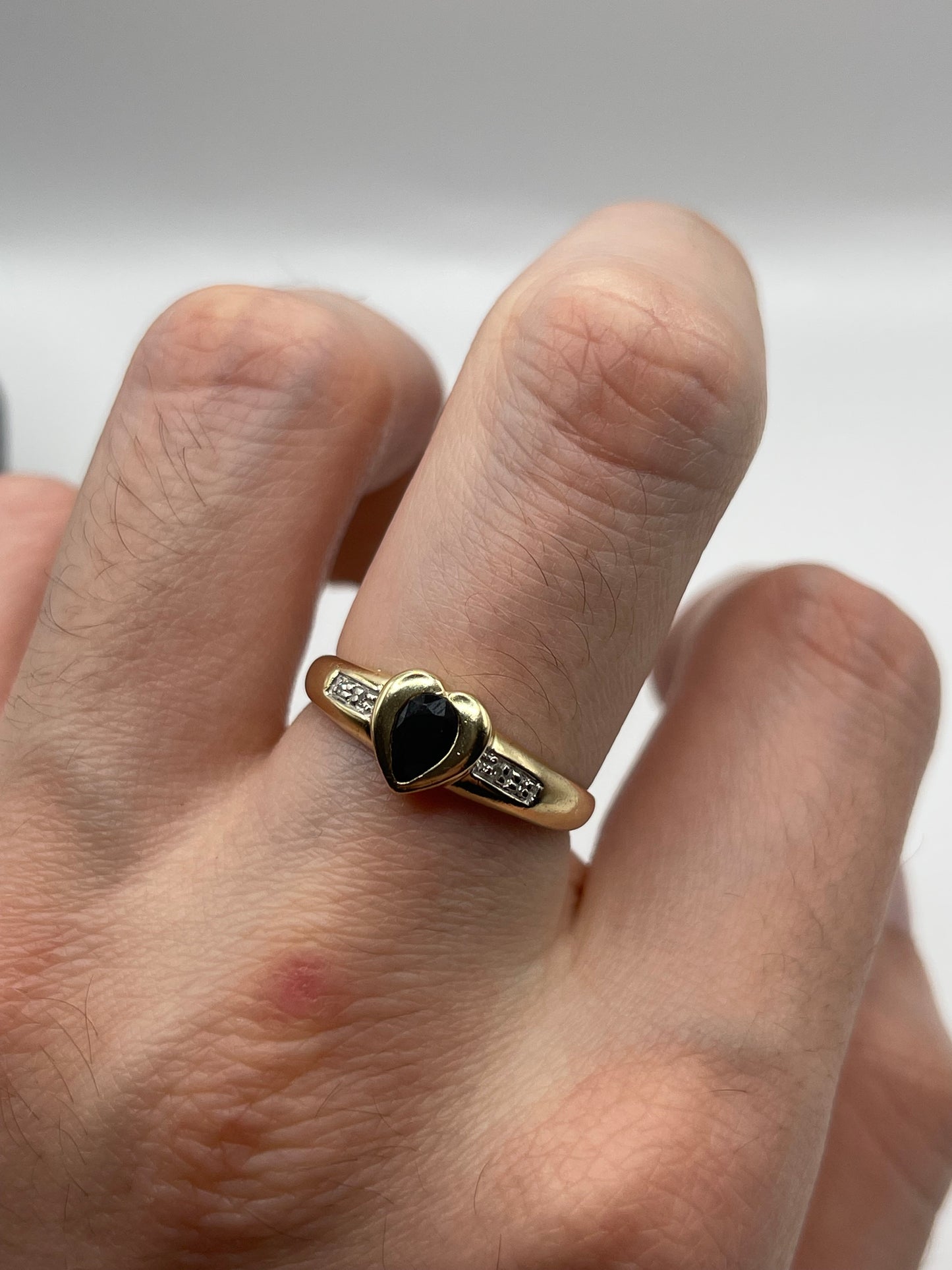 9ct gold sapphire and diamond ring