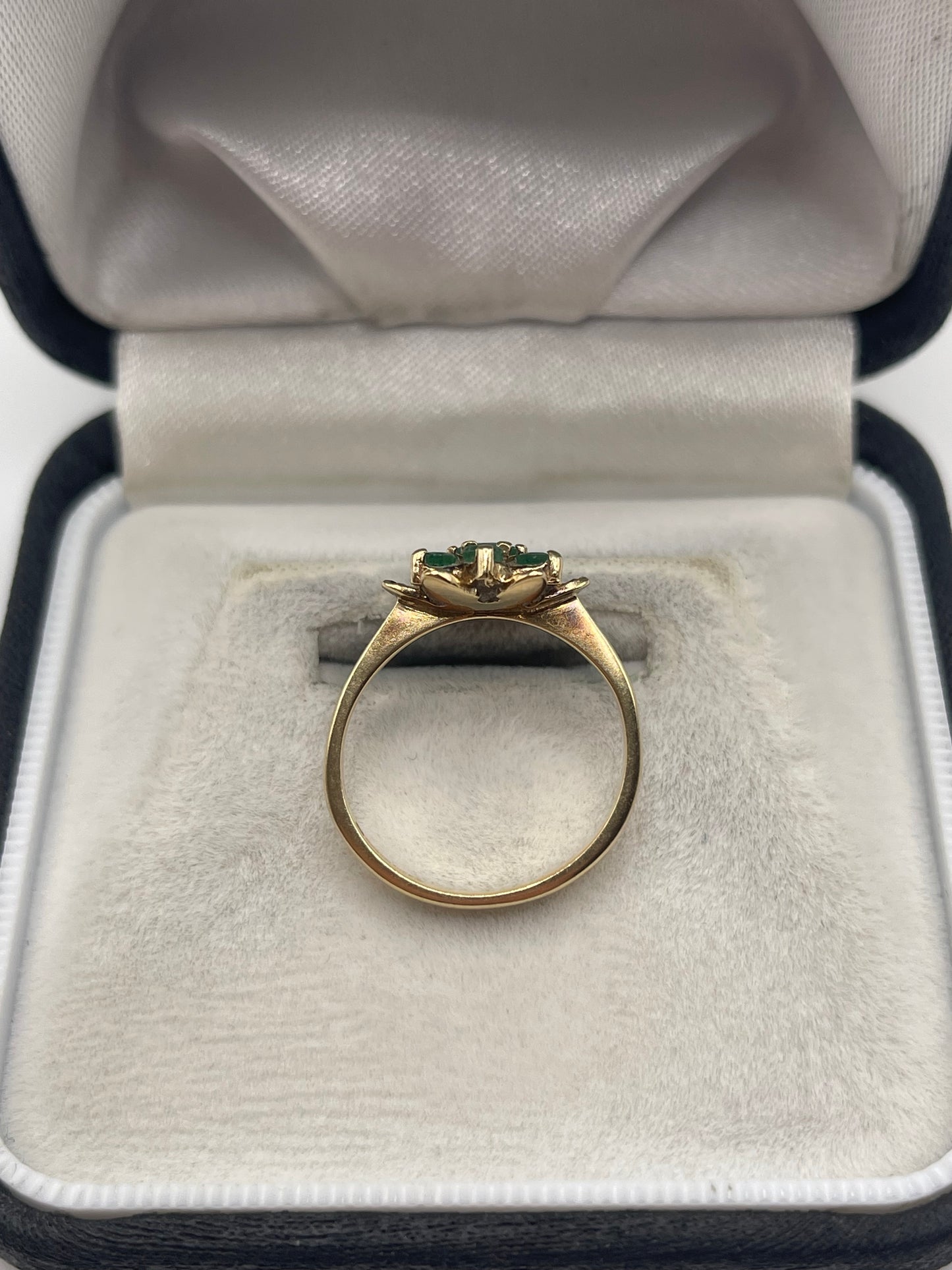 9ct gold emerald cluster ring