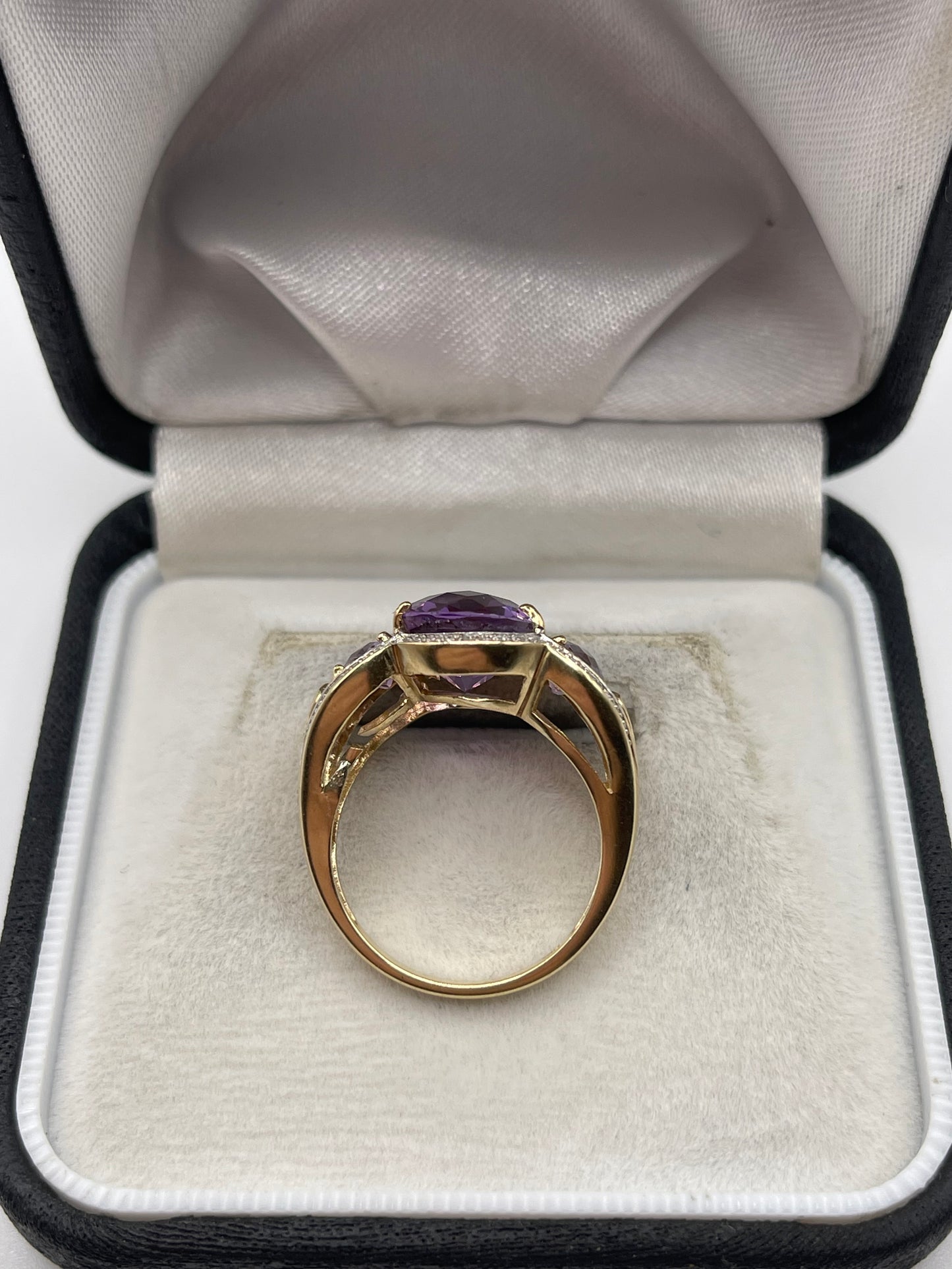 9ct gold amethyst and diamond ring