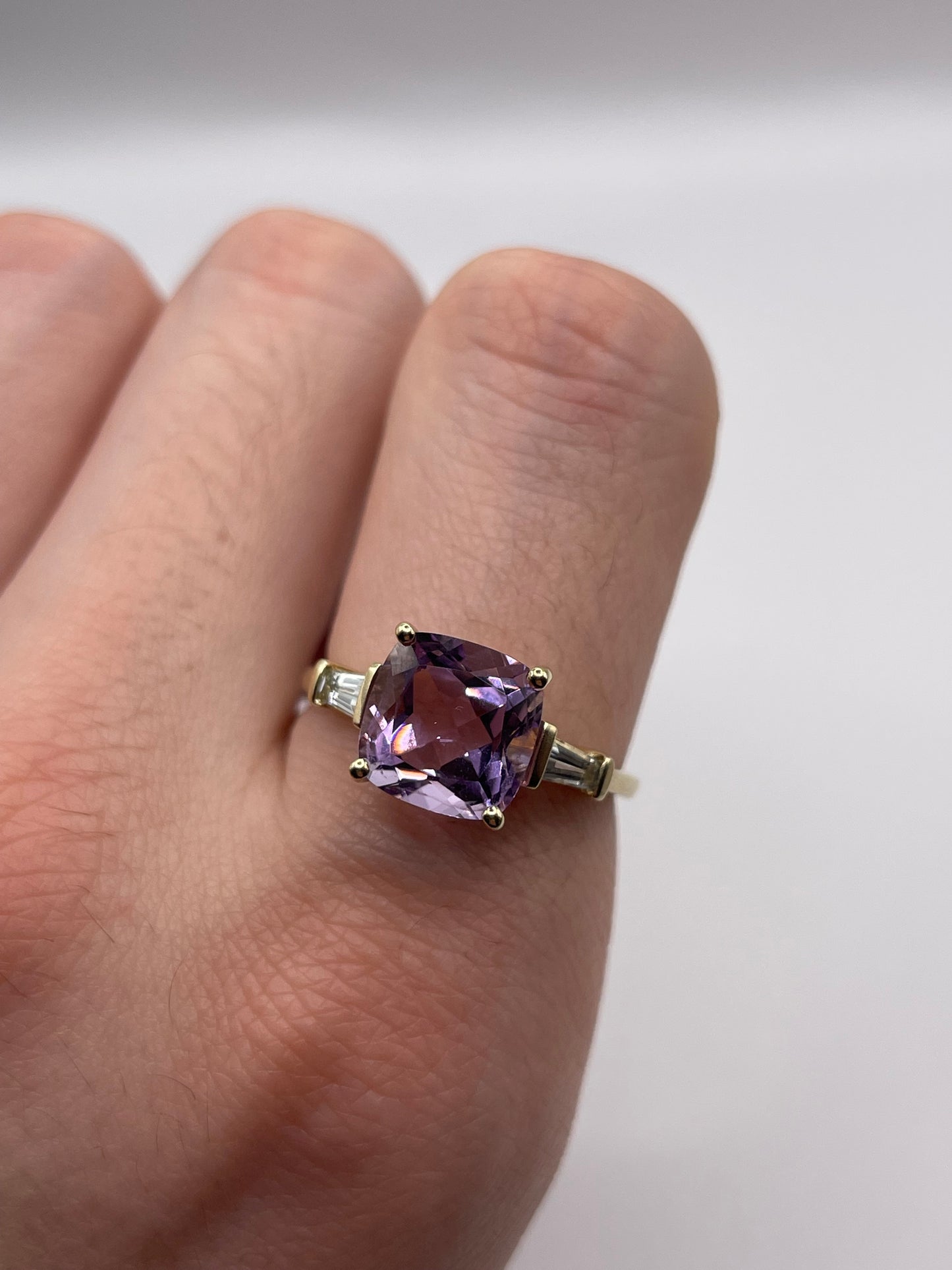 9ct gold amethyst and zircon ring