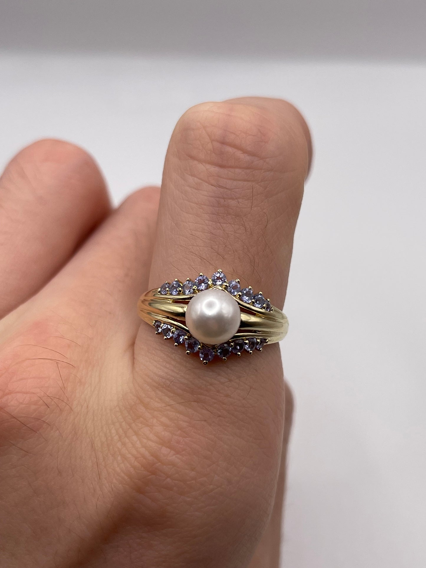 9ct gold pearl and tanzanite ring