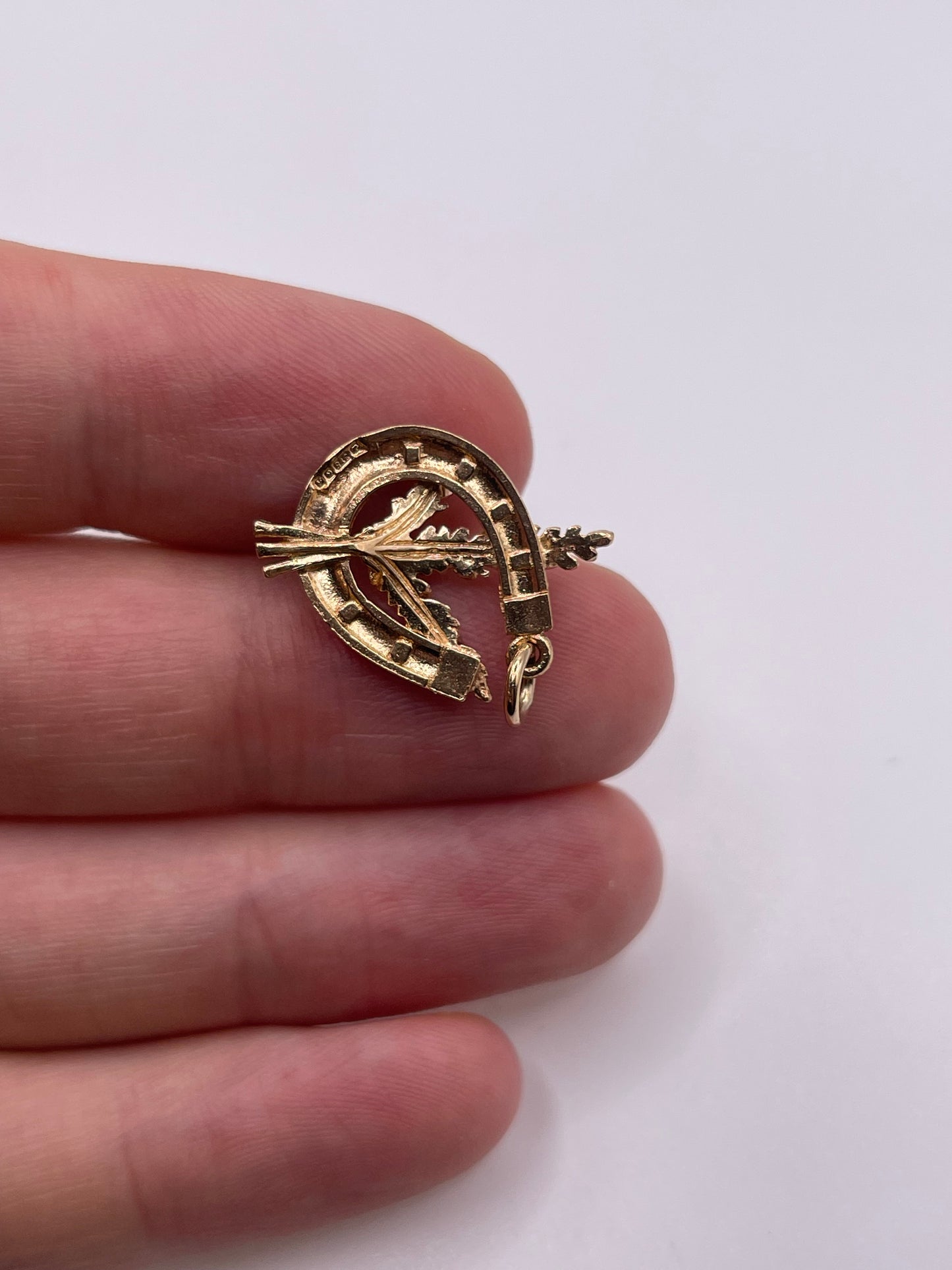 9ct gold horseshoe charm
