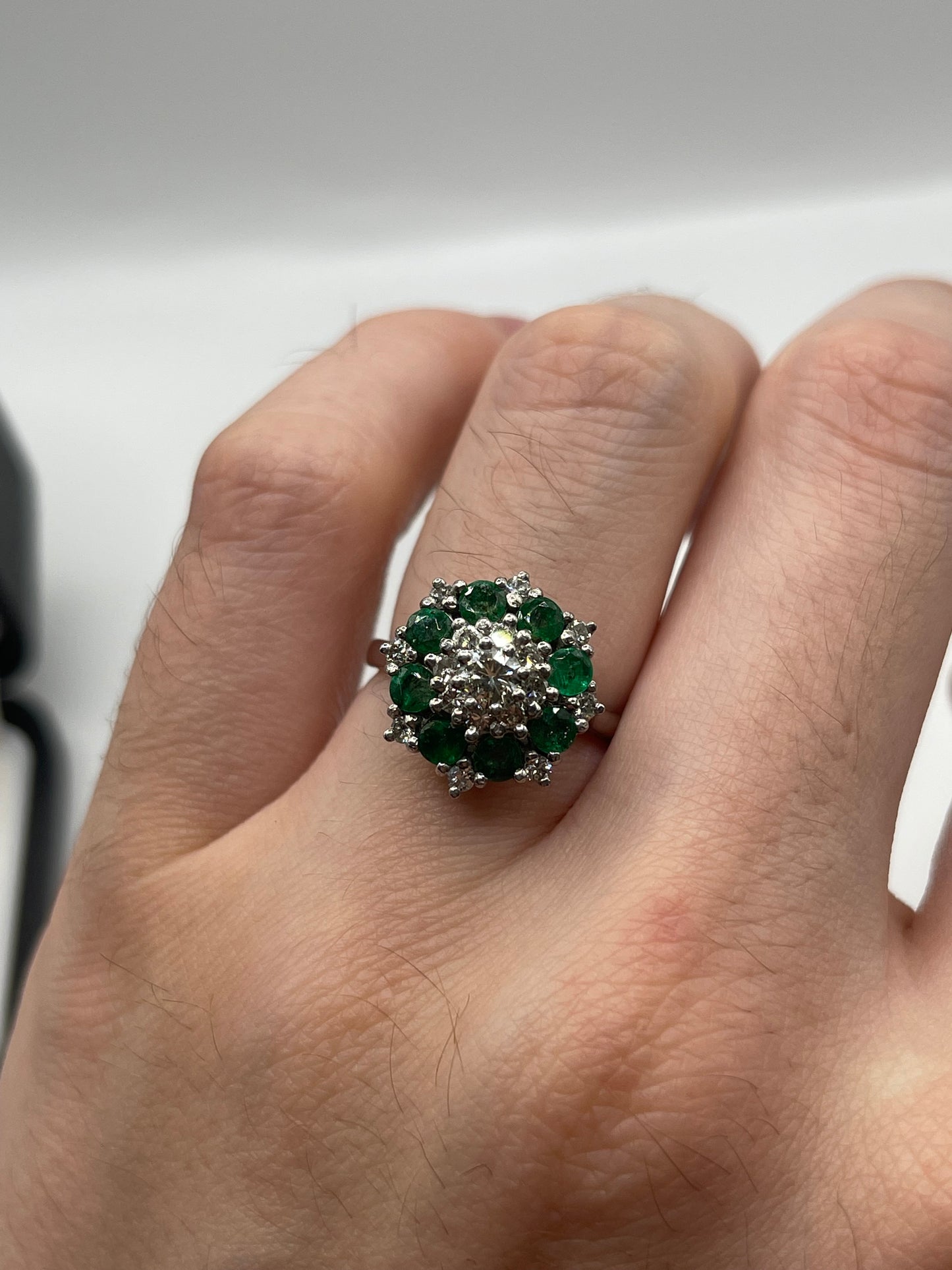18ct white gold emerald and diamond ring
