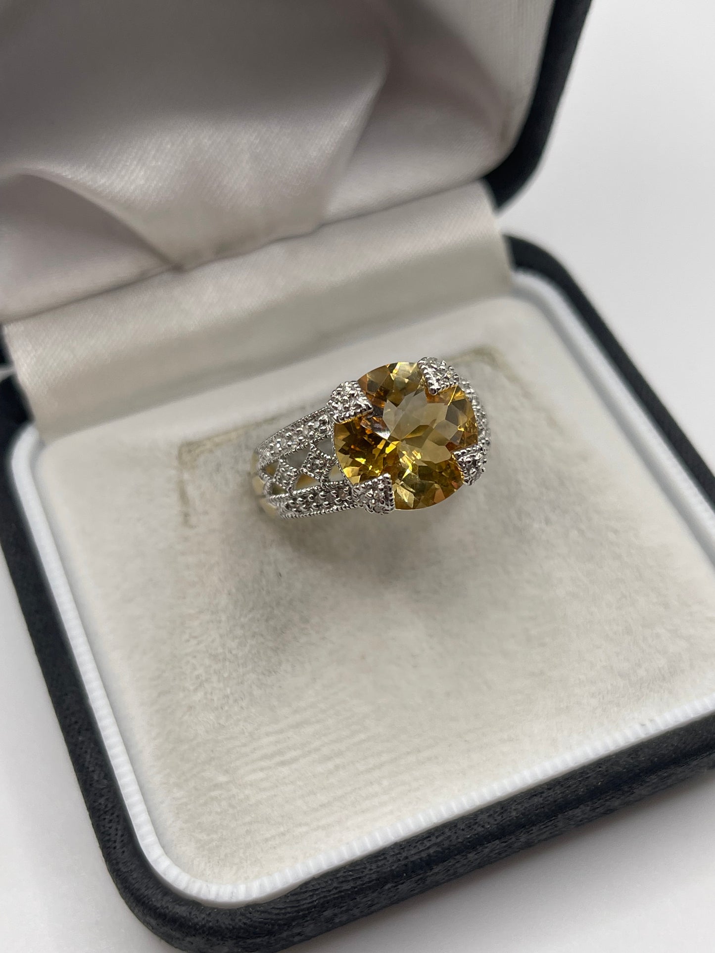 9ct gold citrine and diamond ring