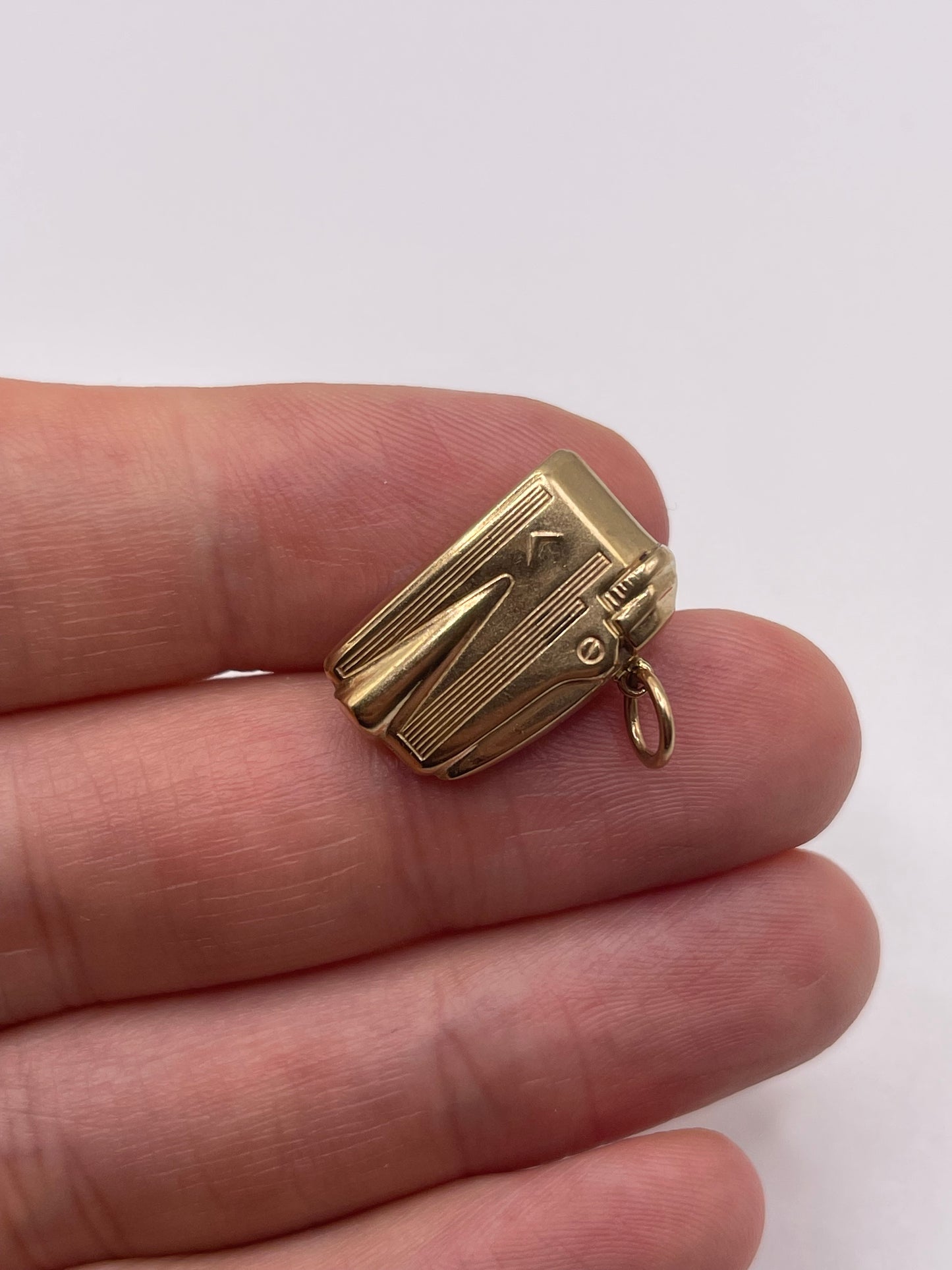 9ct gold lighter charm