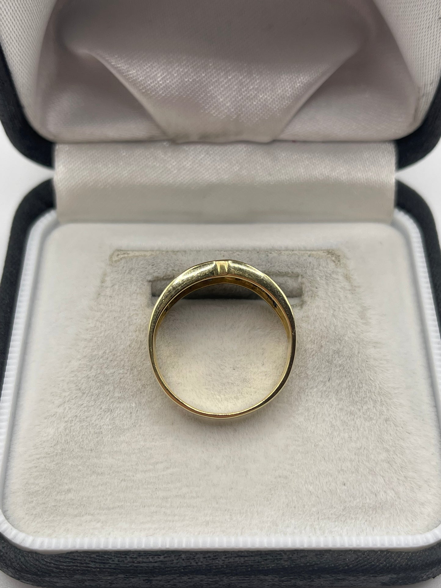18ct gold sapphire and diamond ring