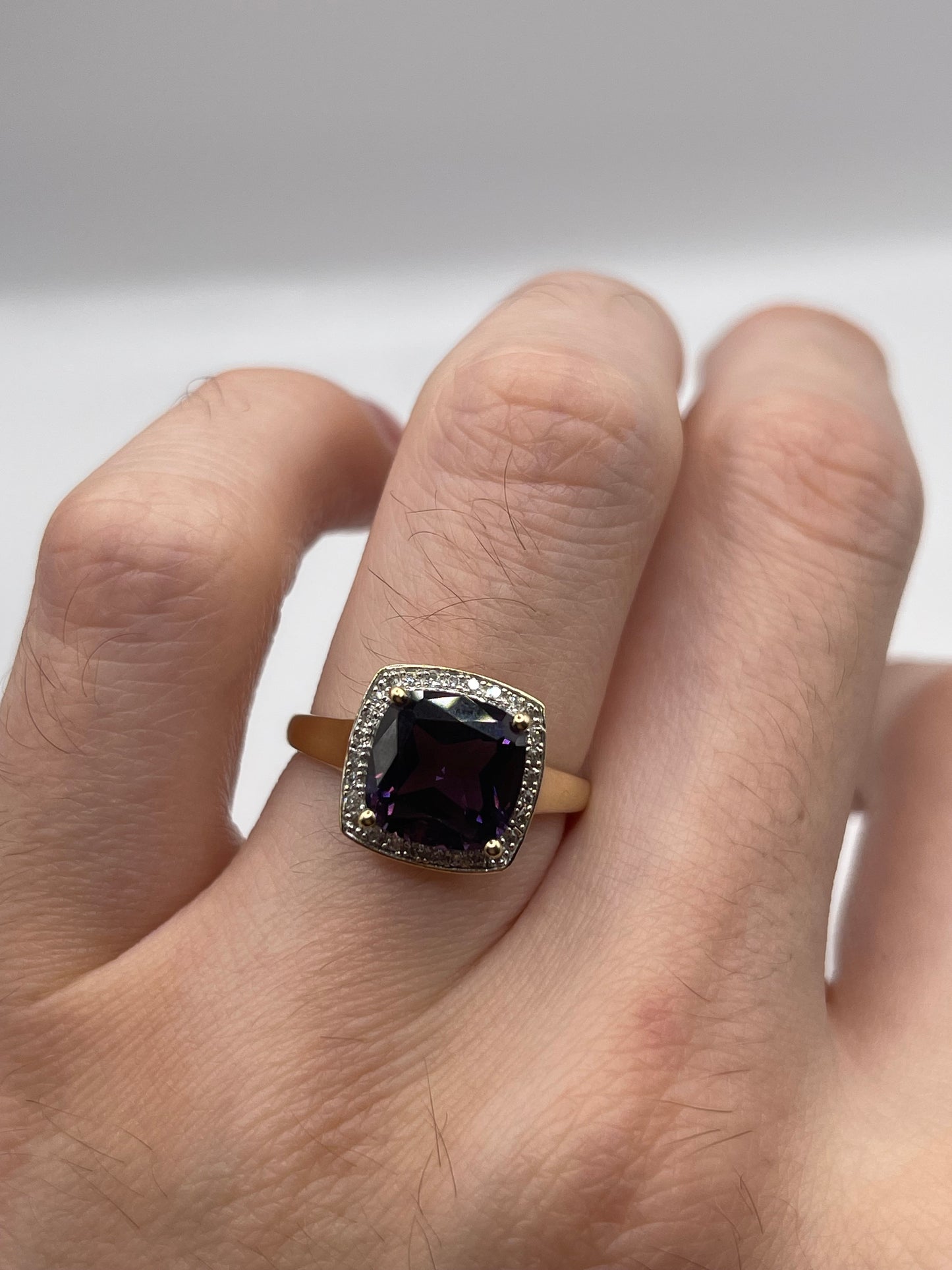 9ct gold quartz and diamond ring