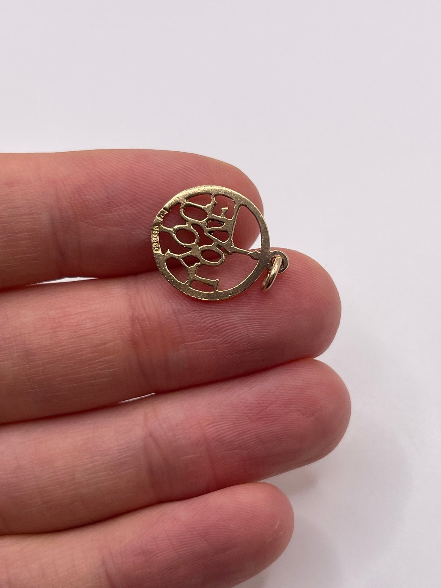9ct gold I love you pendant