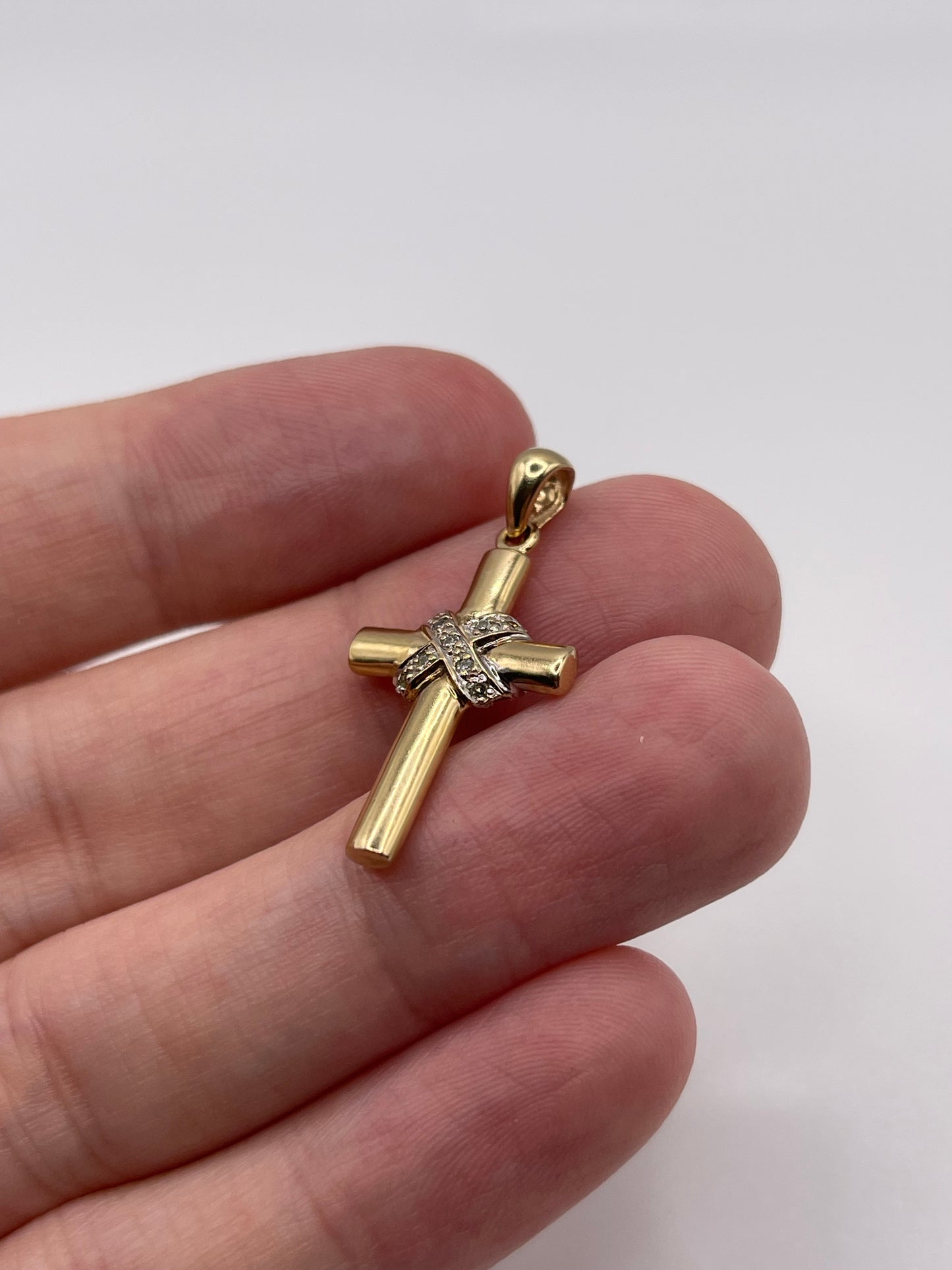 9ct gold diamond cross pendant