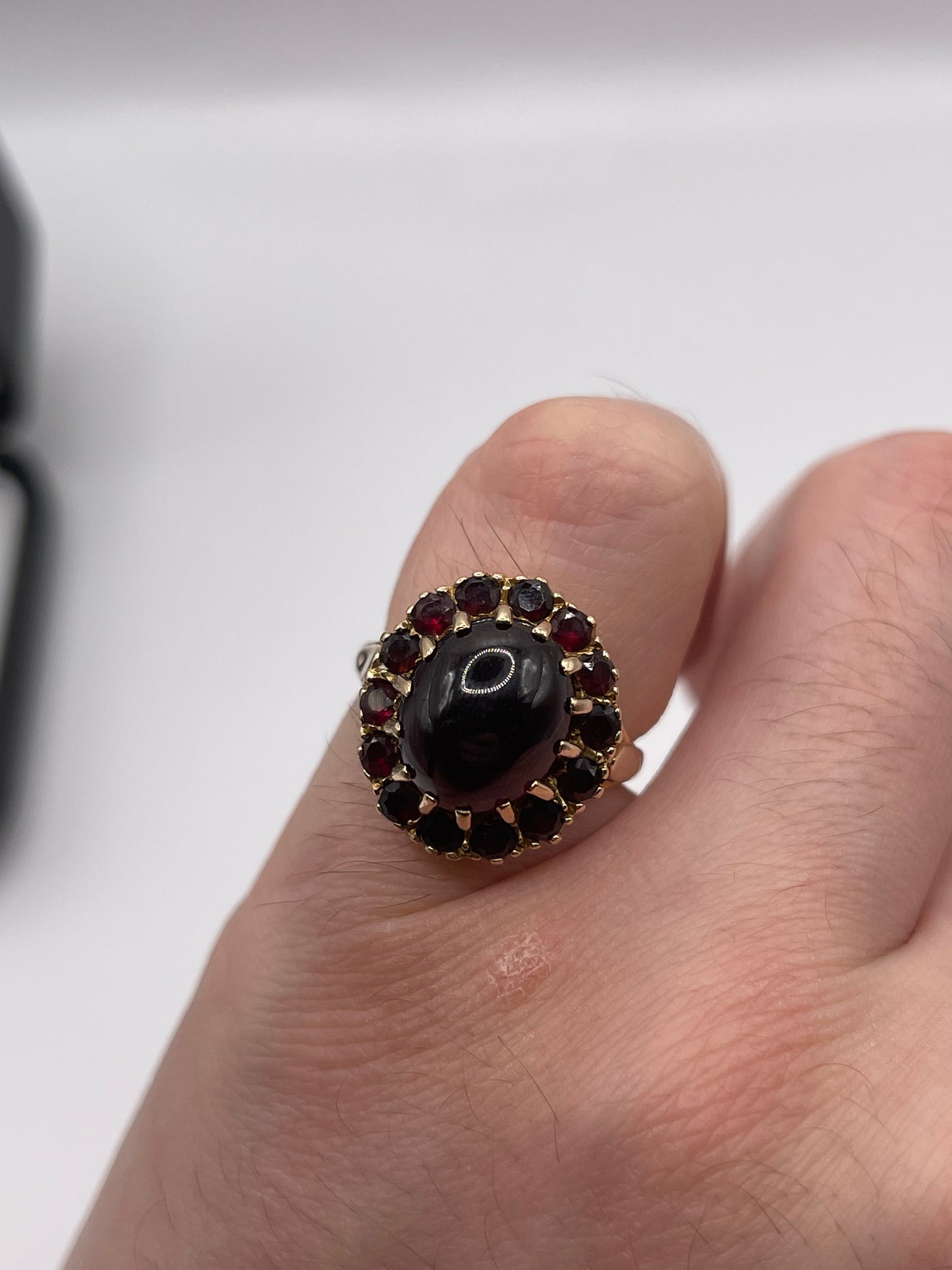 9ct gold garnet cluster ring