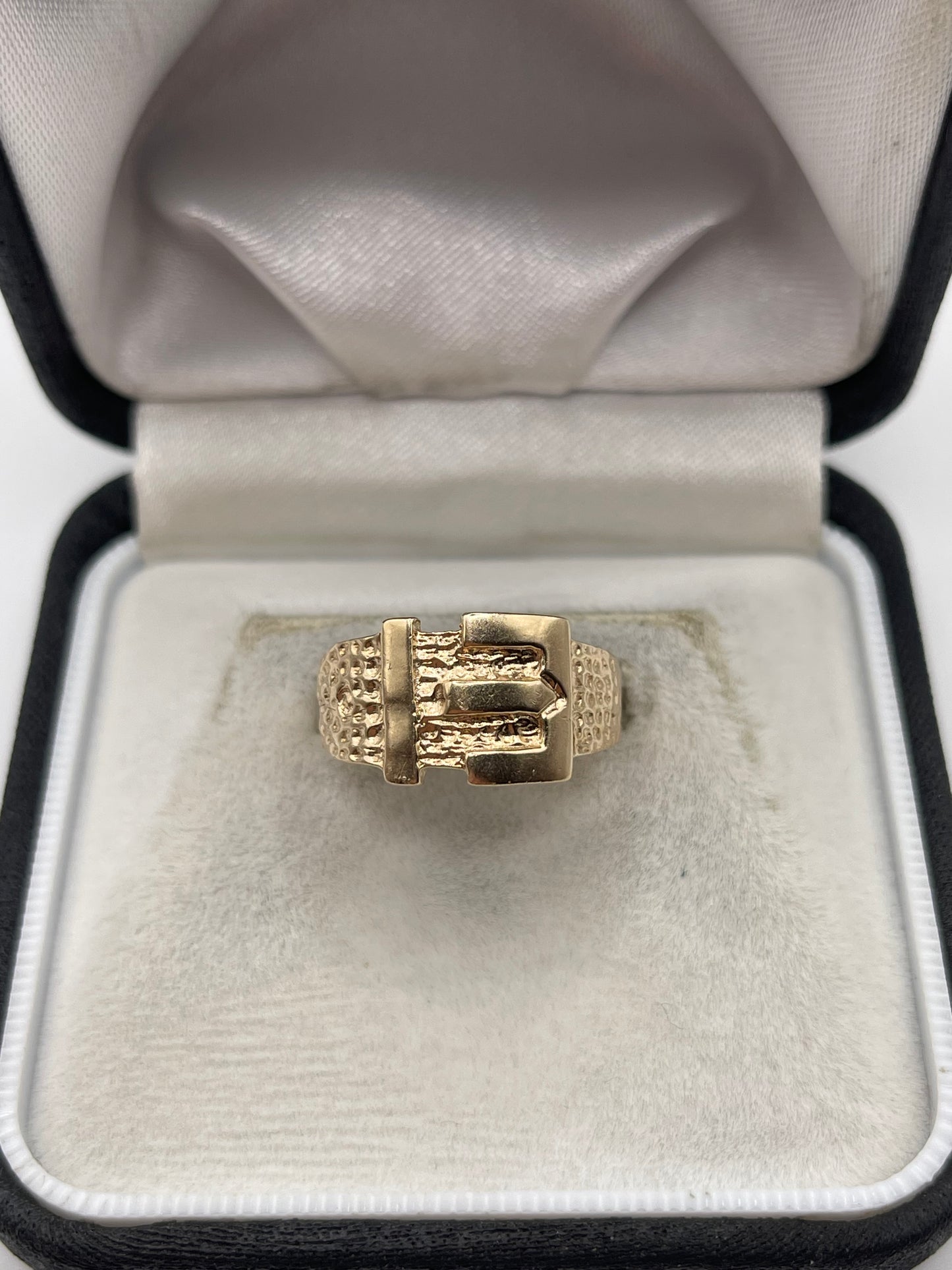 9ct gold buckle ring