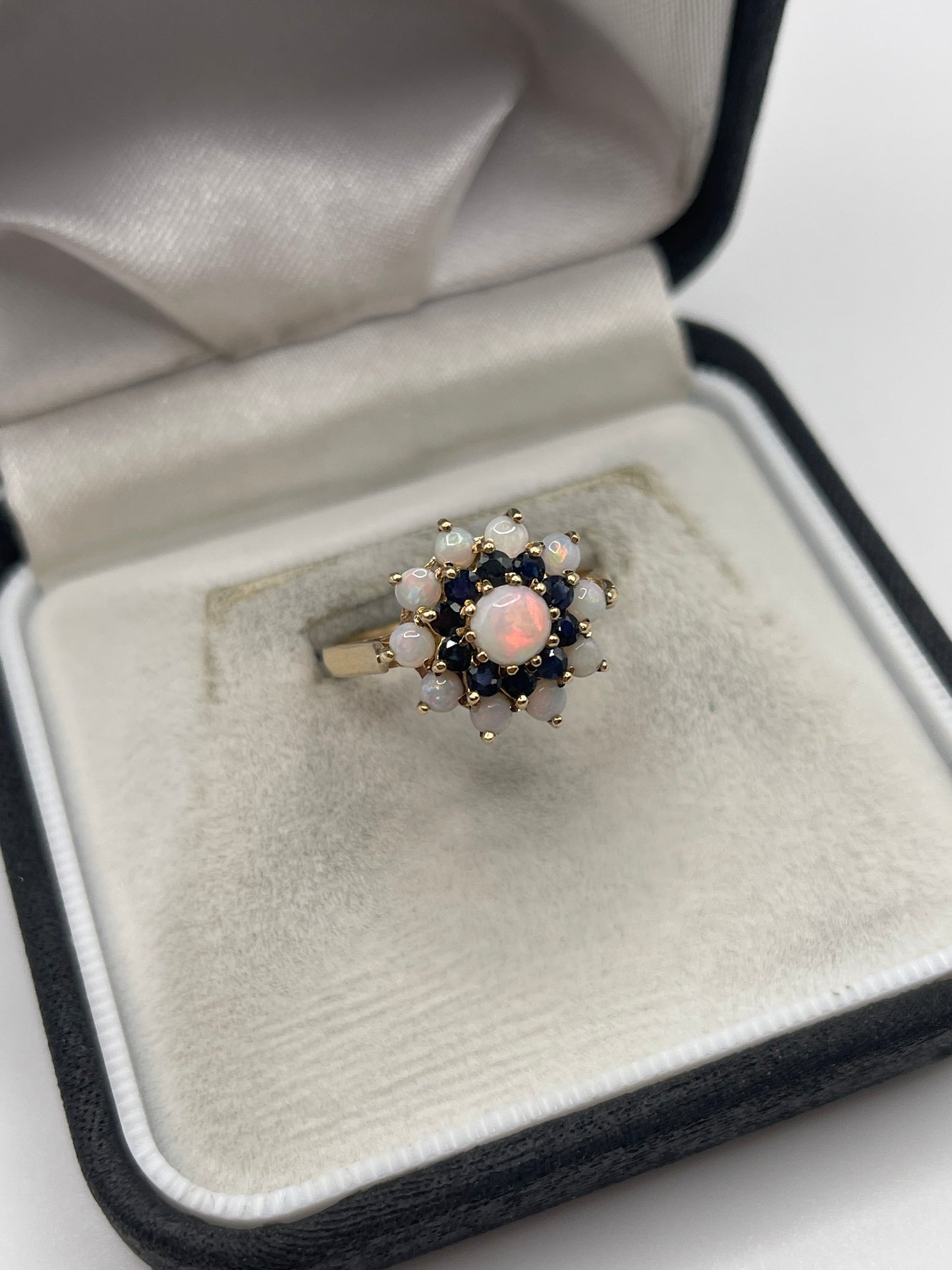 9ct gold opal and sapphire ring