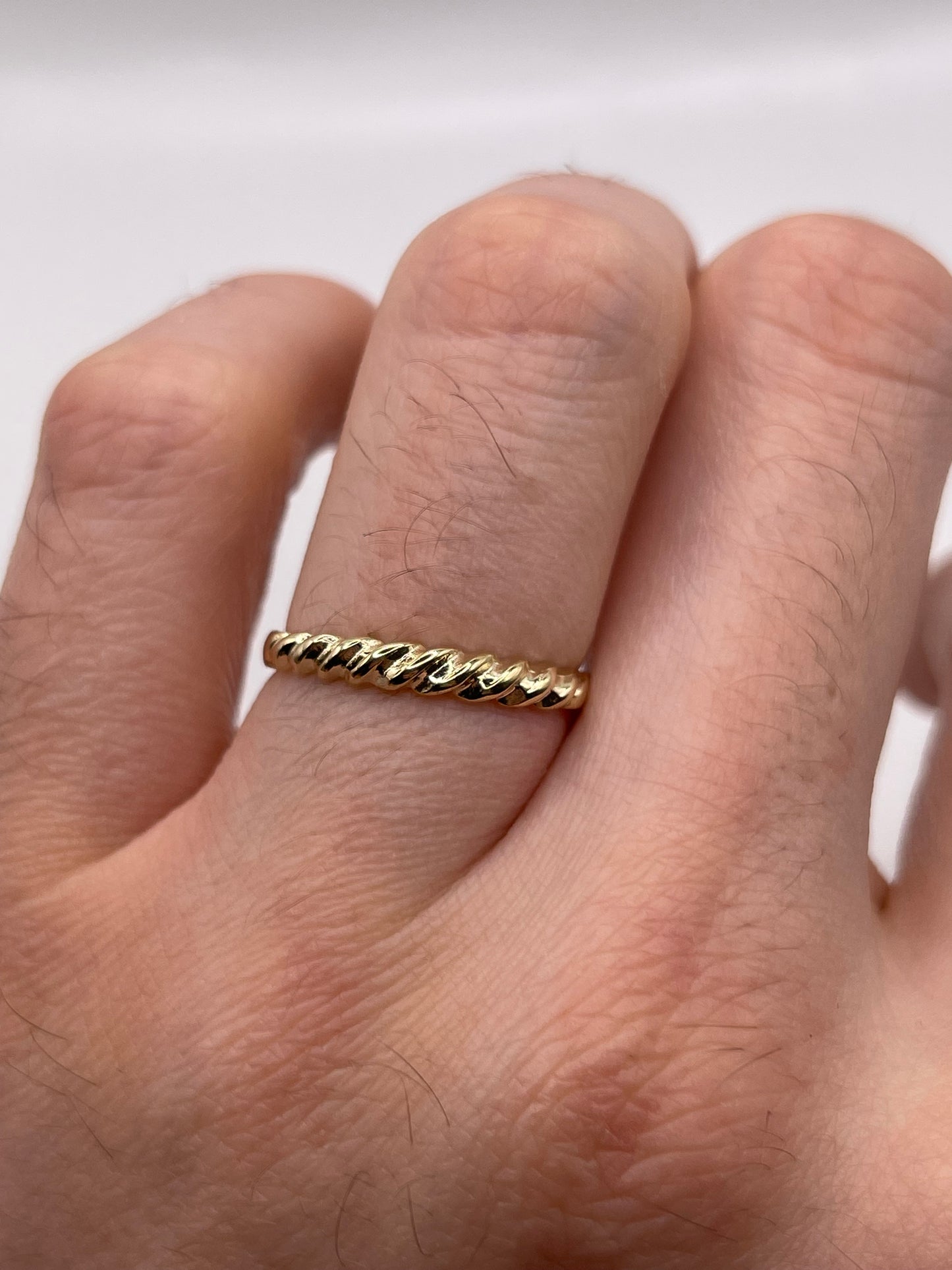 9ct gold croissant ring