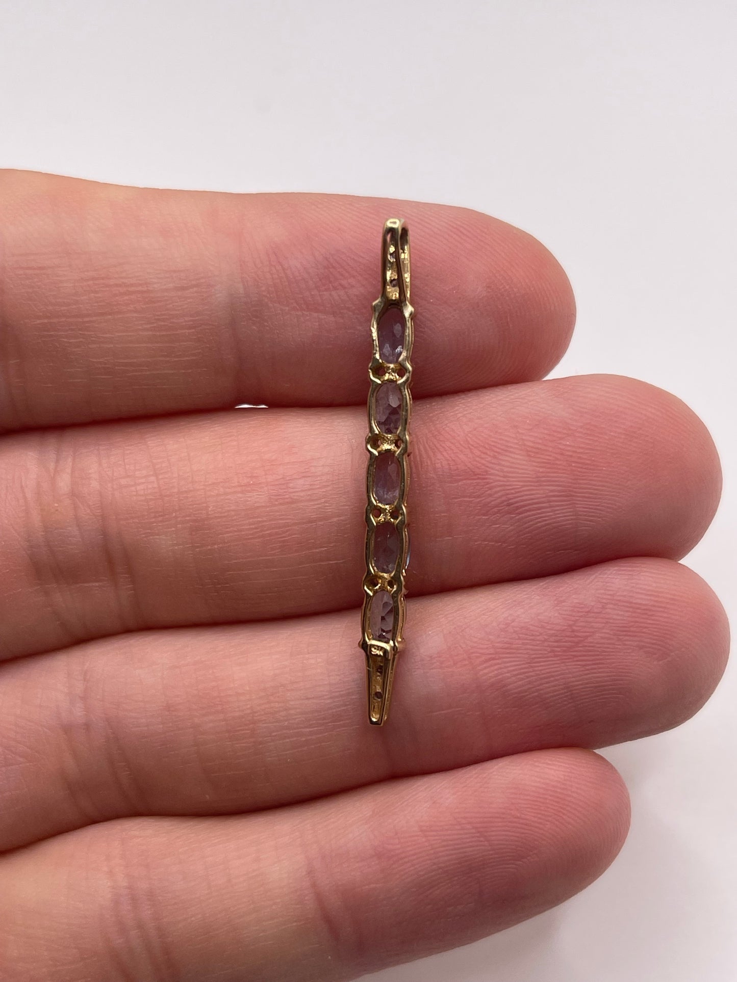 9ct gold topaz and diamond pendant