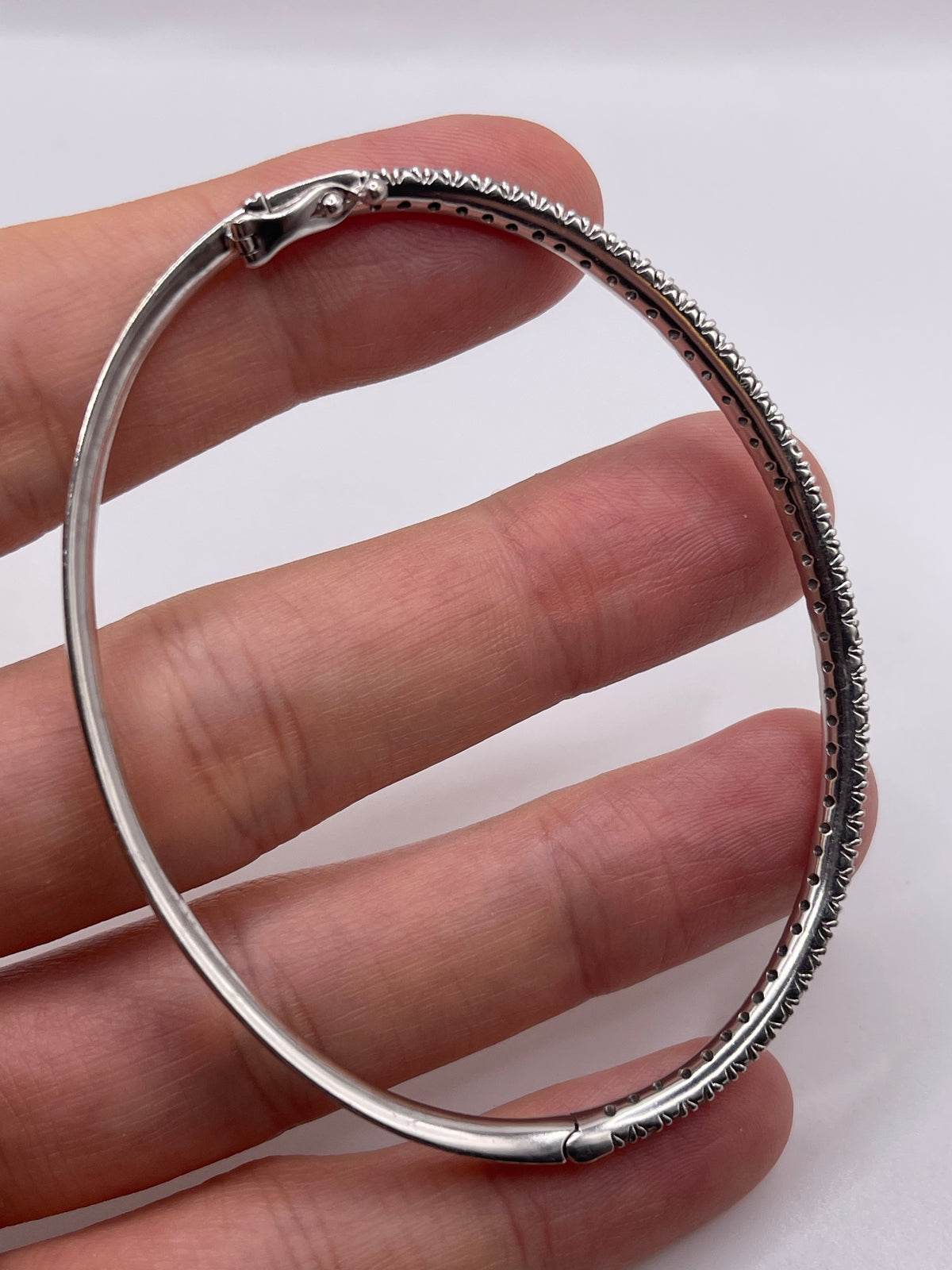 18ct white gold diamond cluster bangle